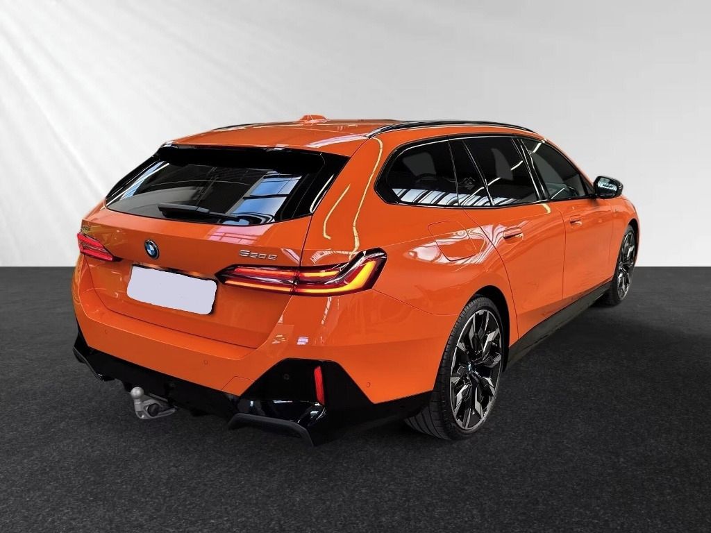 BMW Řada 5, 550 e xDrive*Kůže* 360°*Navi* - fotka 2