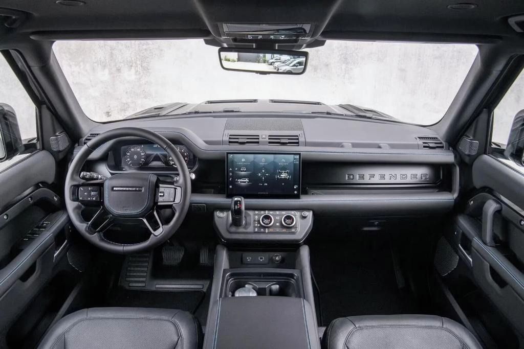 Land Rover Defender, P400e 110 S Urban Widebod - fotka 6