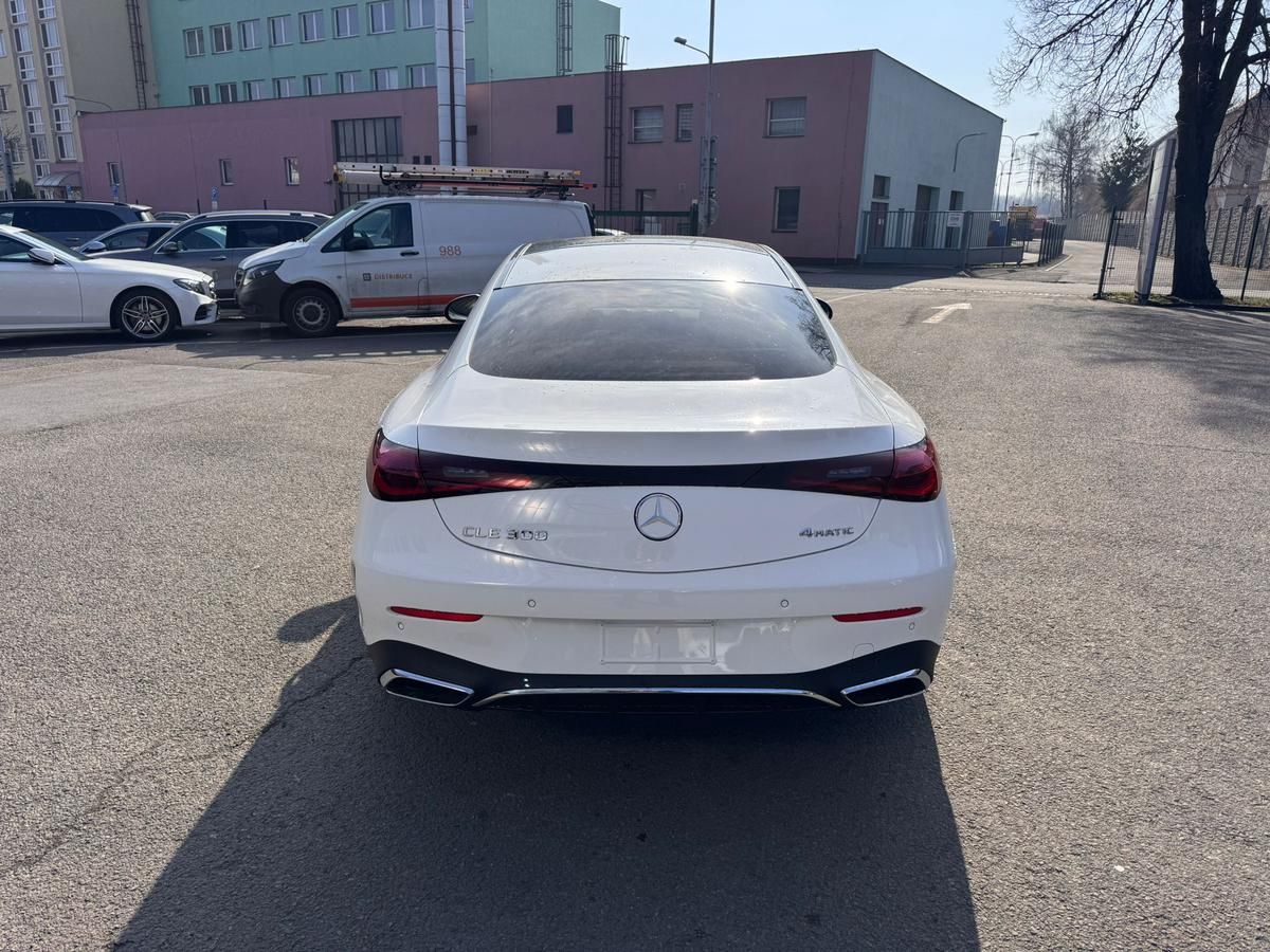 Mercedes-Benz CLE, 300 4MATIC kupé - fotka 6