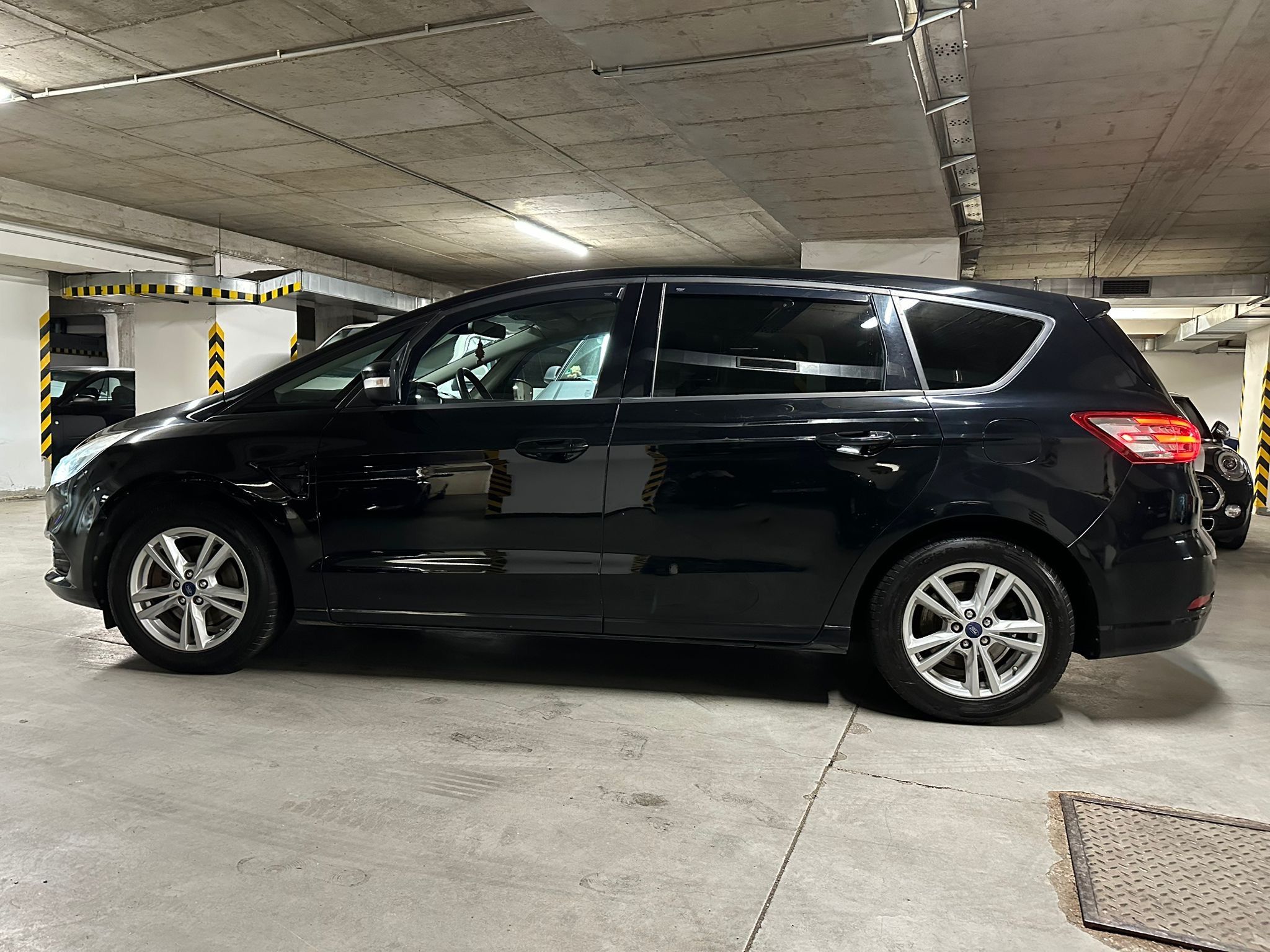 Ford S-MAX, 2.0 DIESEL 110 kw - fotka 2