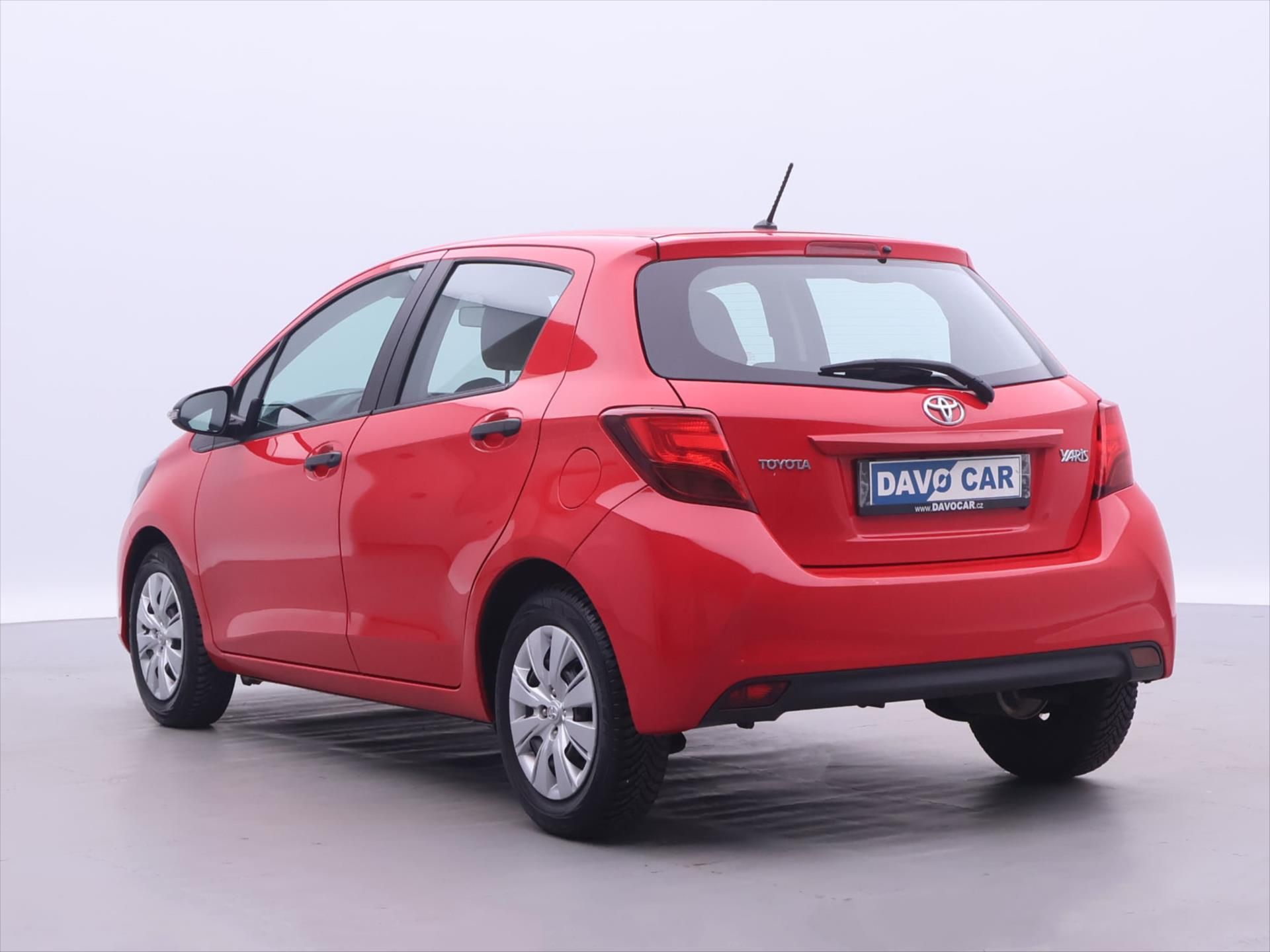 Toyota Yaris, 1,0 VVT-i 51kW Entry Serv. kni - fotka 4