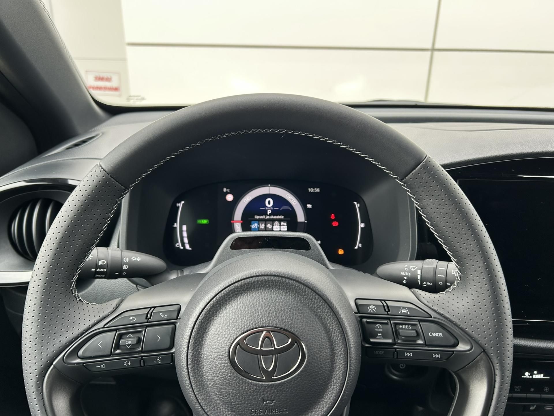 Toyota Aygo, X GR SPORT 1,5 HEV AT - fotka 6