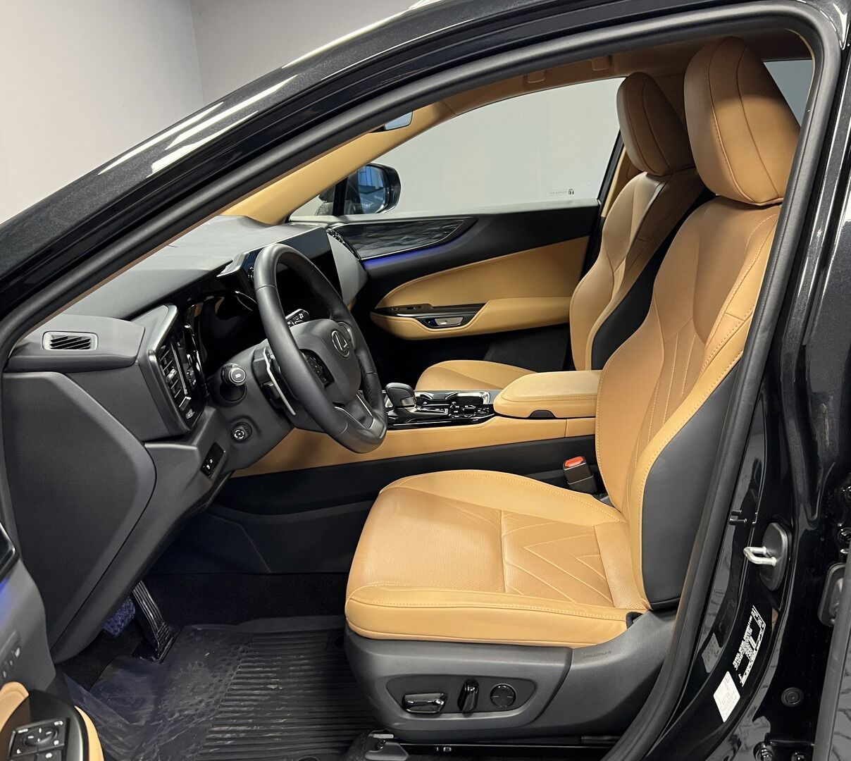 Lexus NX 450h+, 450H+ 2,5 PHEV PRESTIGE - fotka 6