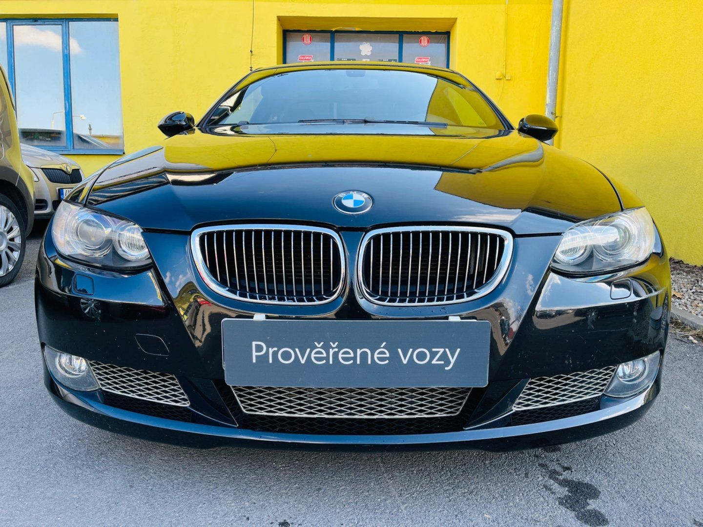BMW Řada 3, 3.0 i BENZÍN 225 kW - fotka 2