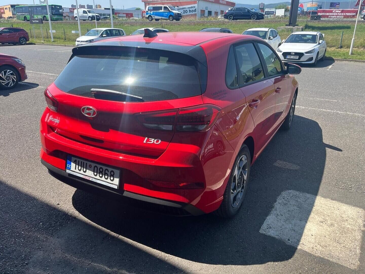 Hyundai i30, HB PD PE GO Czech! 1,5i 71 kW - fotka 6