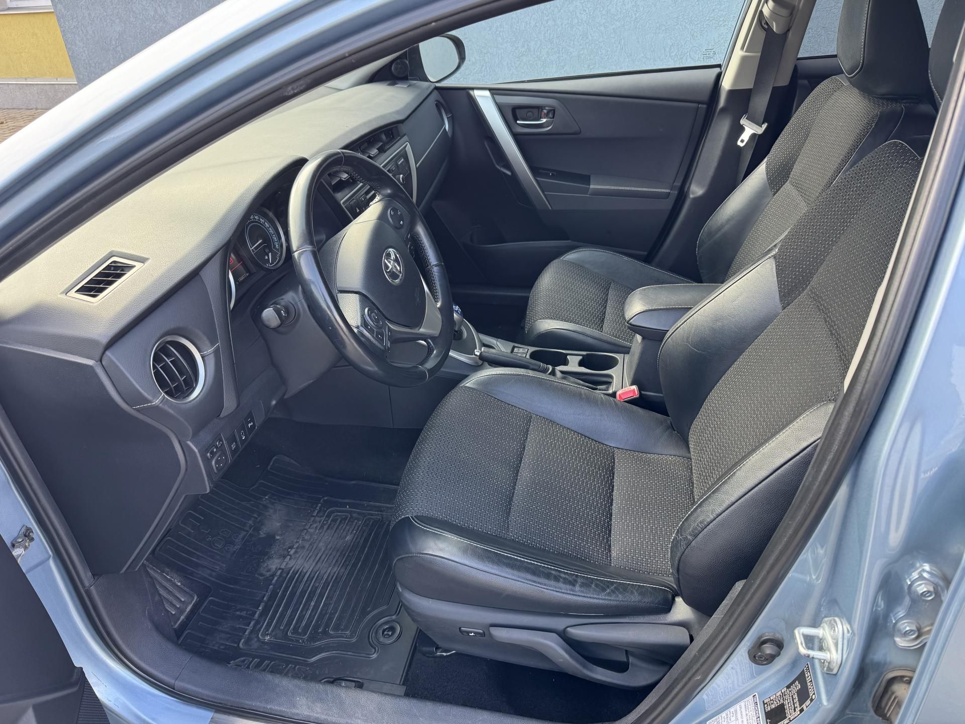 Toyota Auris, 1,8HYBRID STYLE, ČR - fotka 5