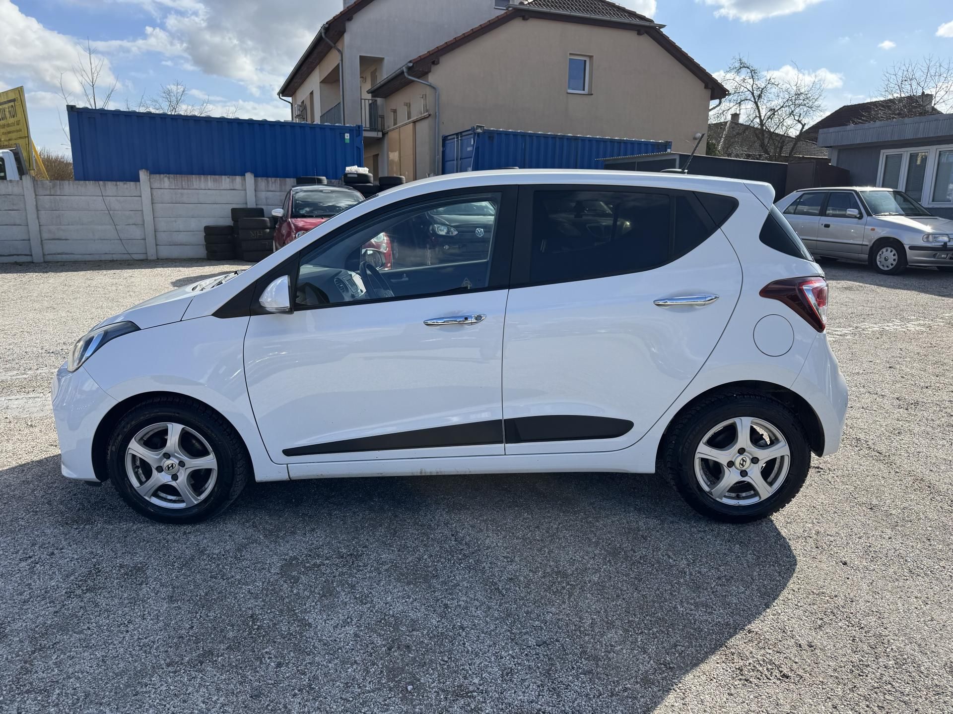 Hyundai i10, 1.2 64KW 1.Majitel 104000km! - fotka 5