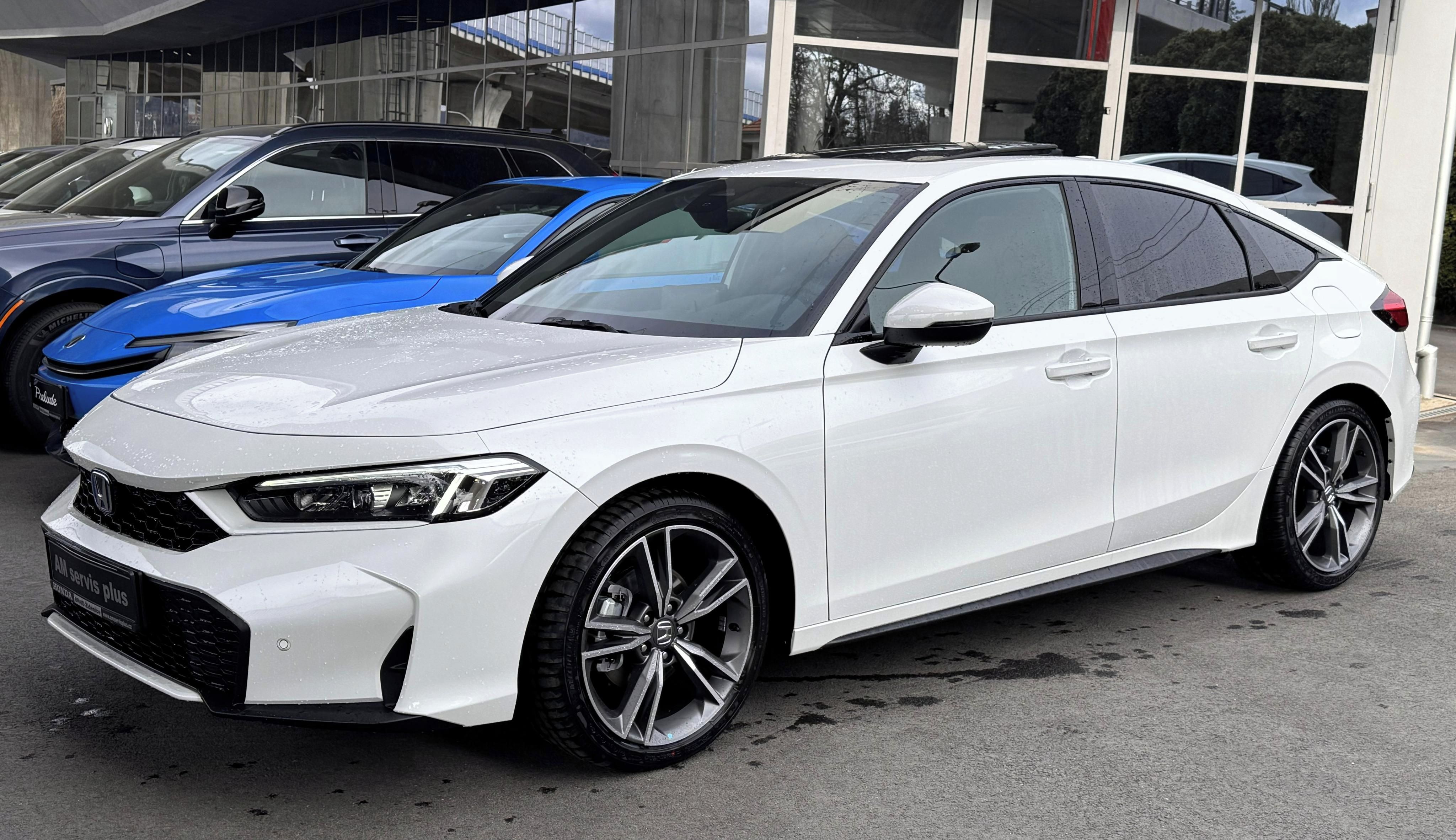 Honda Civic, 2.0e:HEV Advance - fotka 4