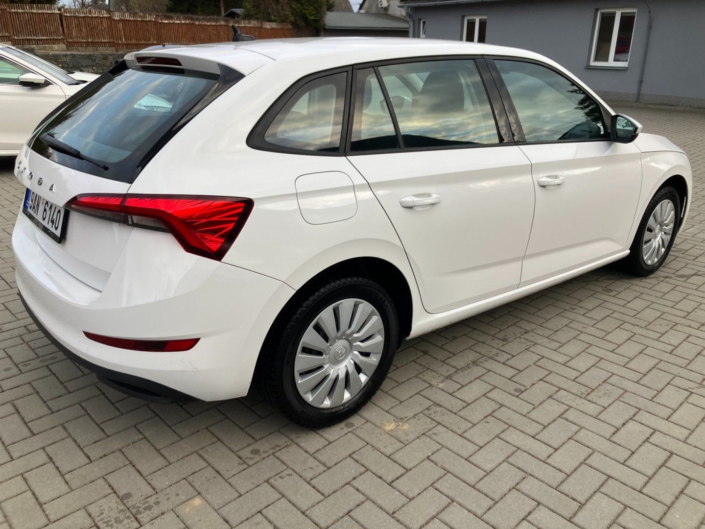 Škoda Scala, 1.0TSI 70kW AMBITION NOVÉ V ČR - fotka 5