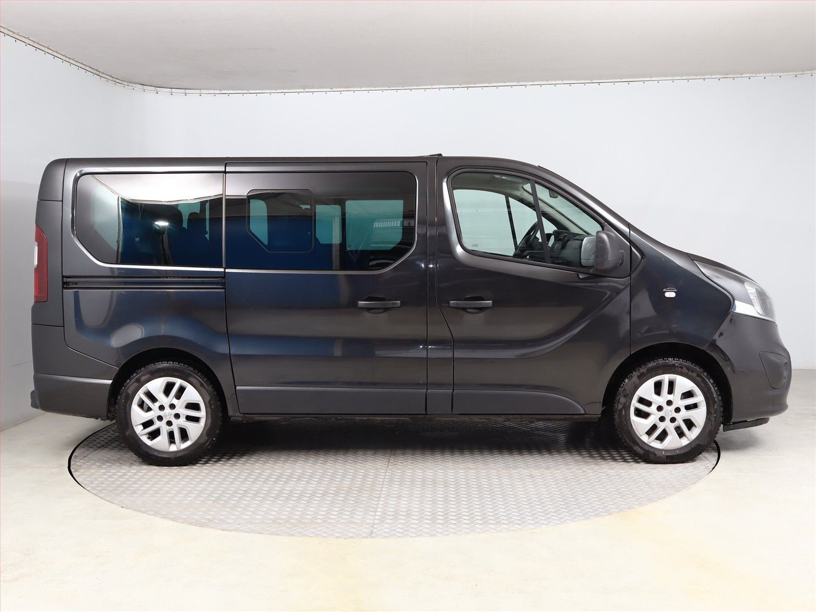 Opel Vivaro, 1.6 BiCDTI, Bus, 9Míst, Klima - fotka 6
