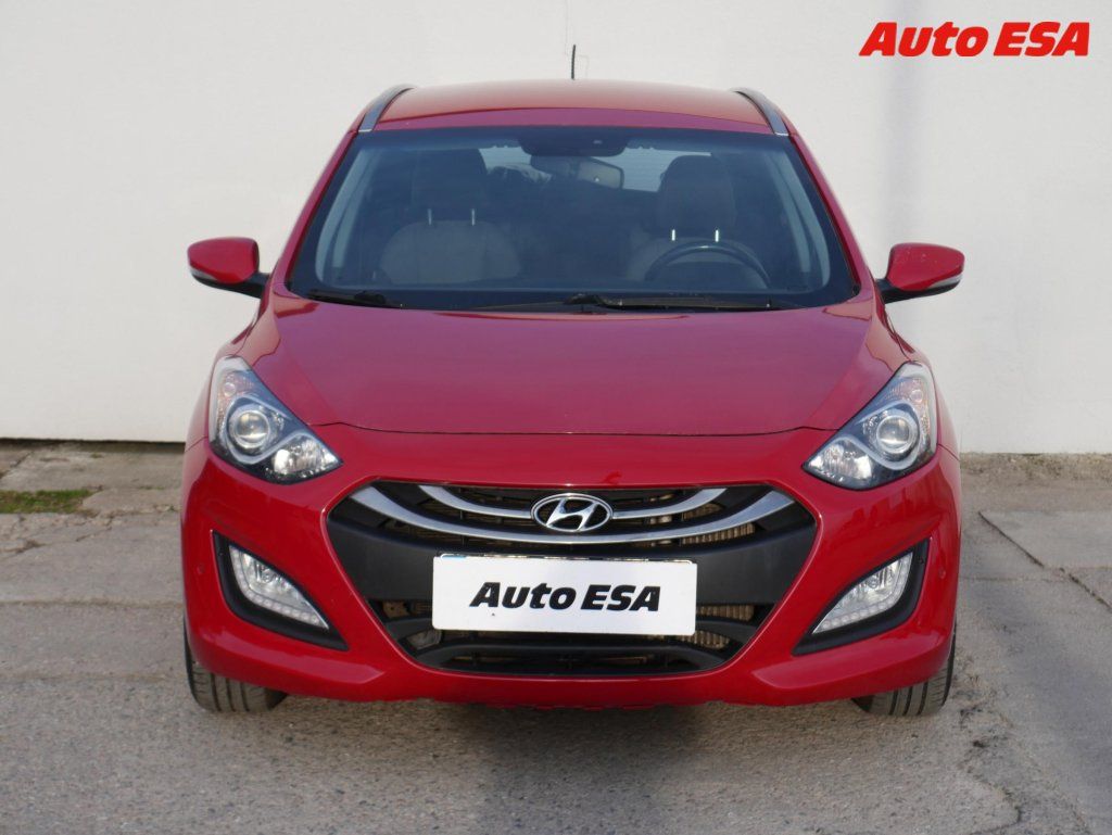Hyundai i30, 1.6 CRDi,1.maj,ČR,AC,TZ - fotka 2