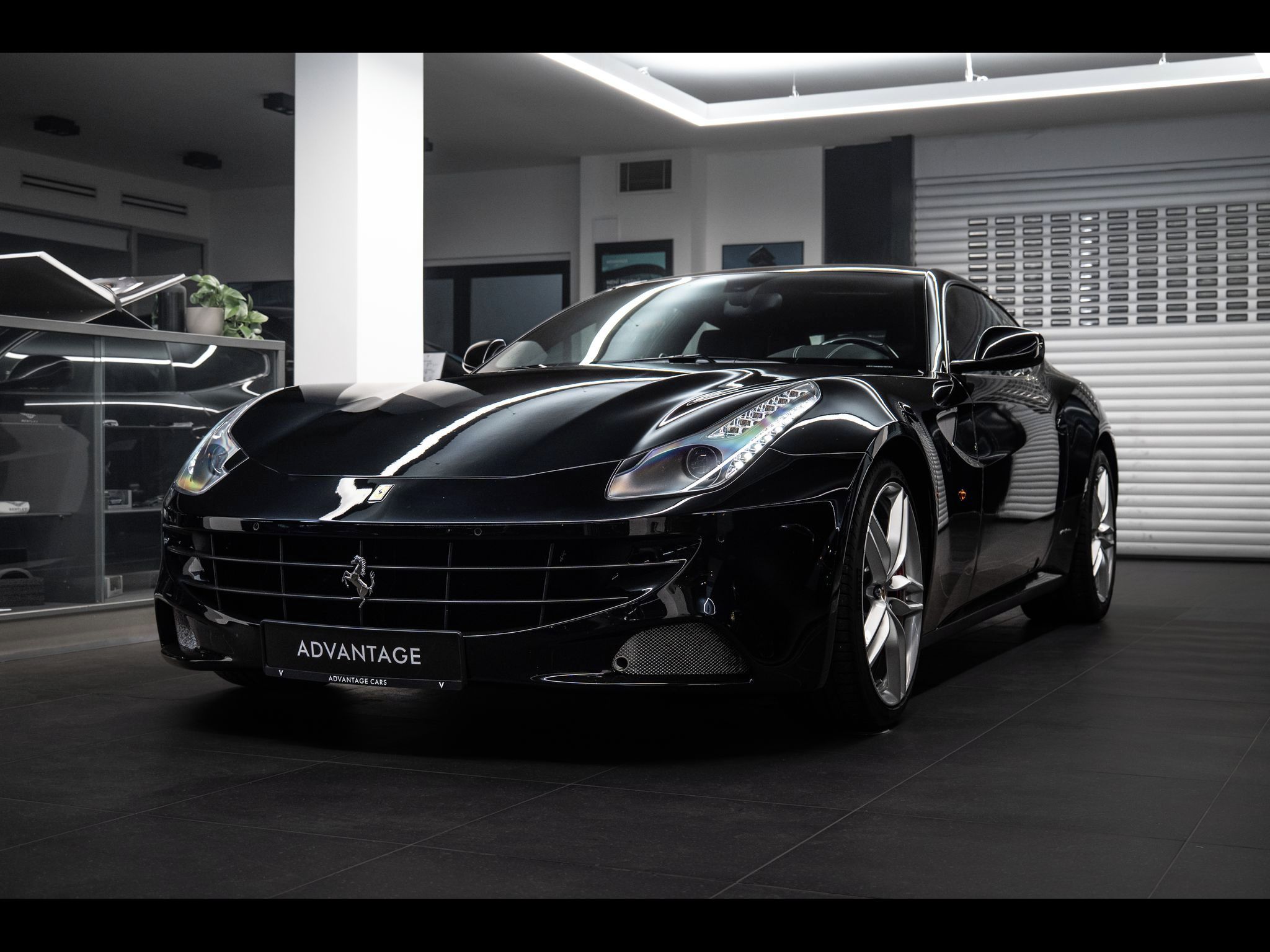 Ferrari FF, V12 / záruka