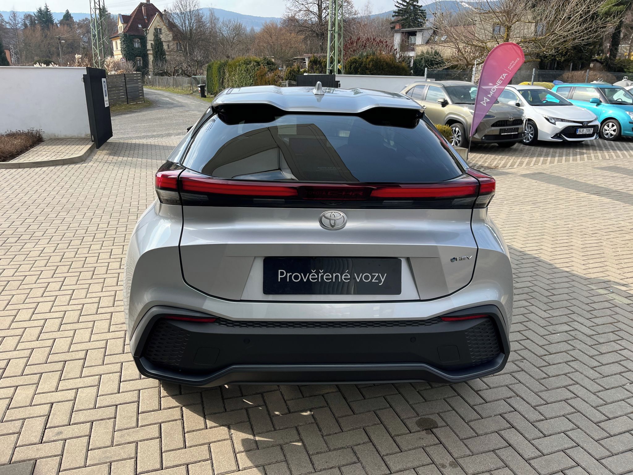 Toyota C-HR, 2.0 Hybrid e-CVT Style - fotka 5