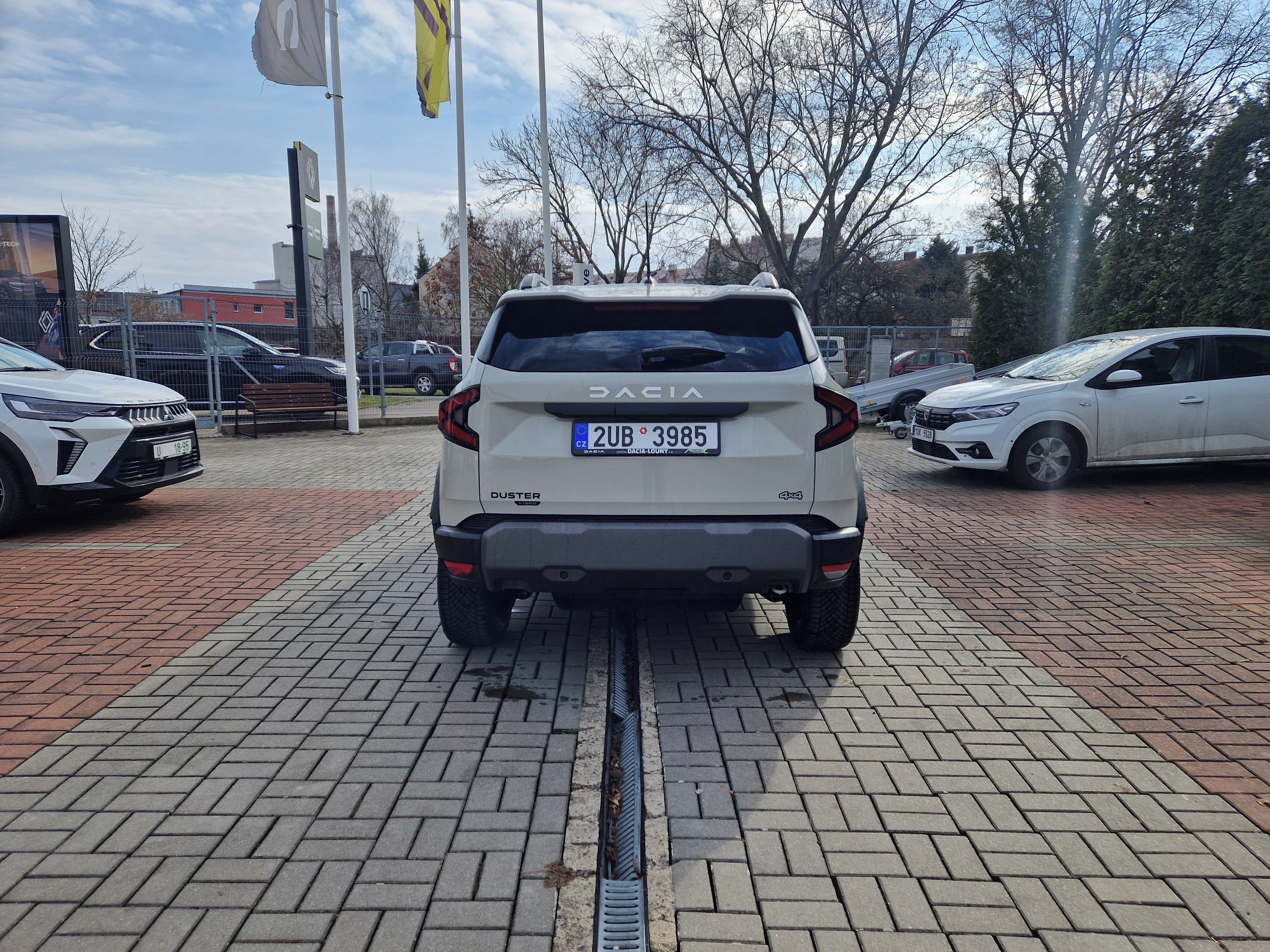 Dacia Duster, journey hybrid-G 150 4x4 - fotka 4