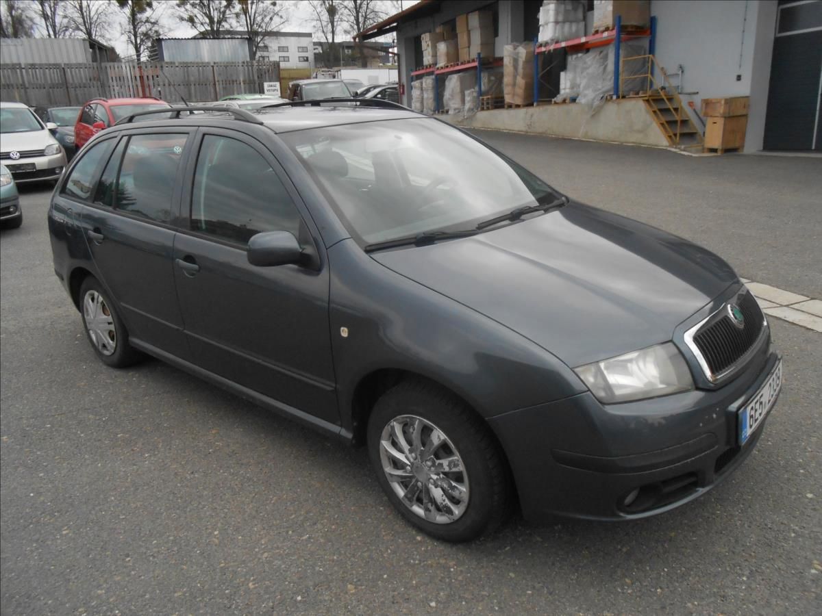 Škoda Fabia, 1,4 16V 59Kw - fotka 3