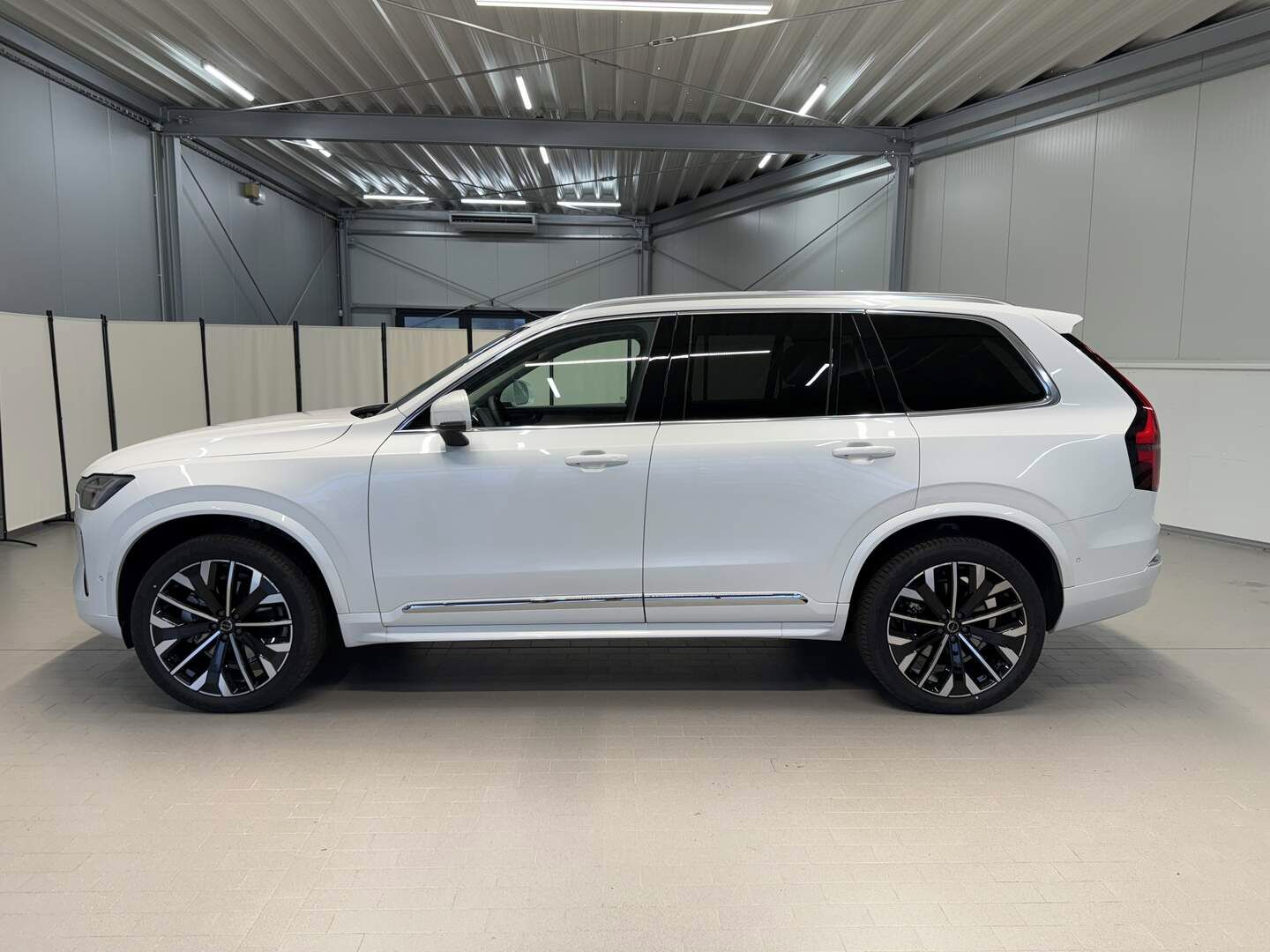Volvo XC90, B5 2.0L 250+14 HP AT8 AWD PLUS - fotka 2
