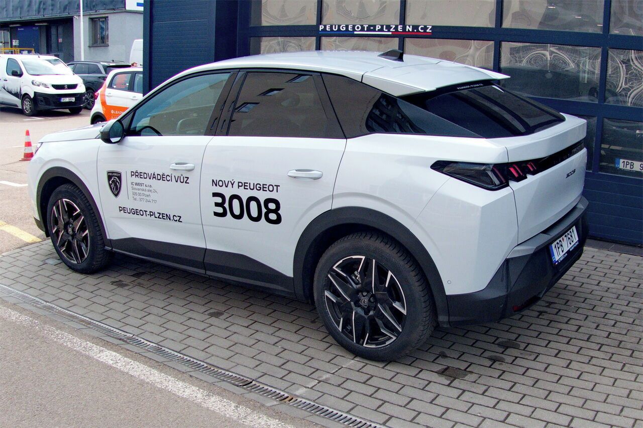 Peugeot 3008, BUSINESS Hybrid 145 e-DCS6 - fotka 3