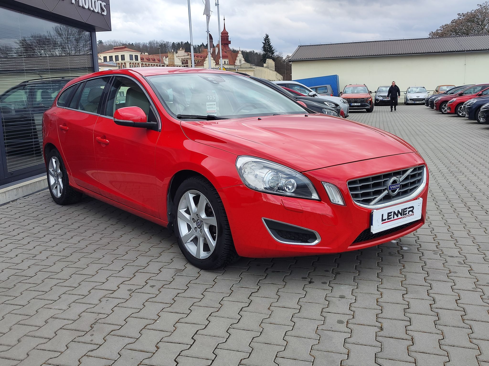 Volvo V60, 2.0 D4/120kW R-Design - fotka 3