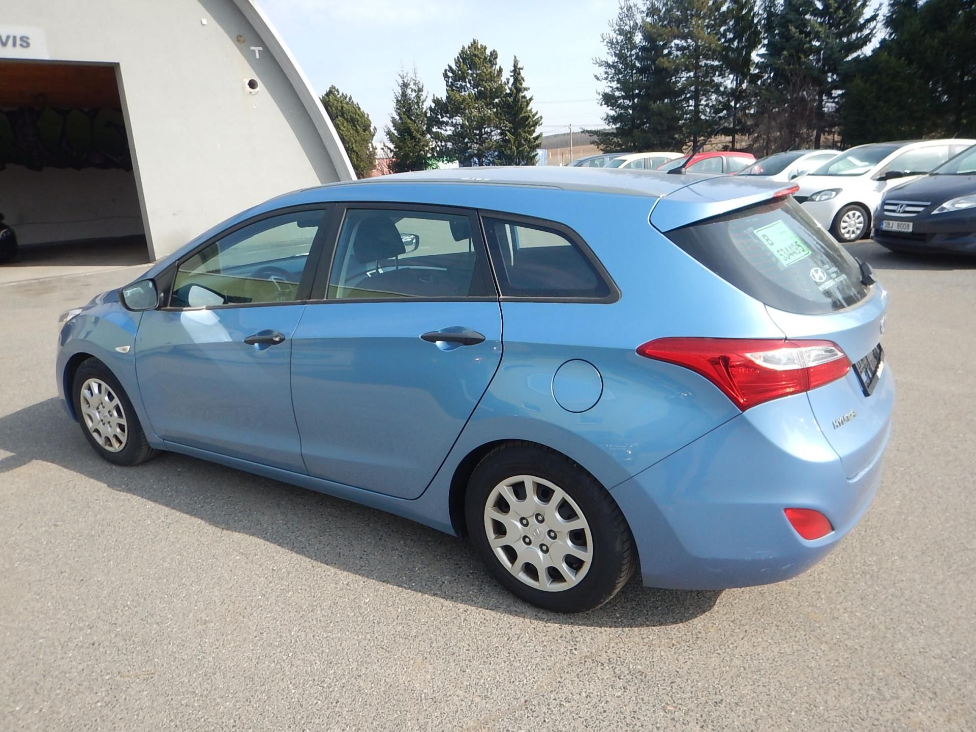 Hyundai i30, 1.4 CRDi 66 kw tažné - fotka 3