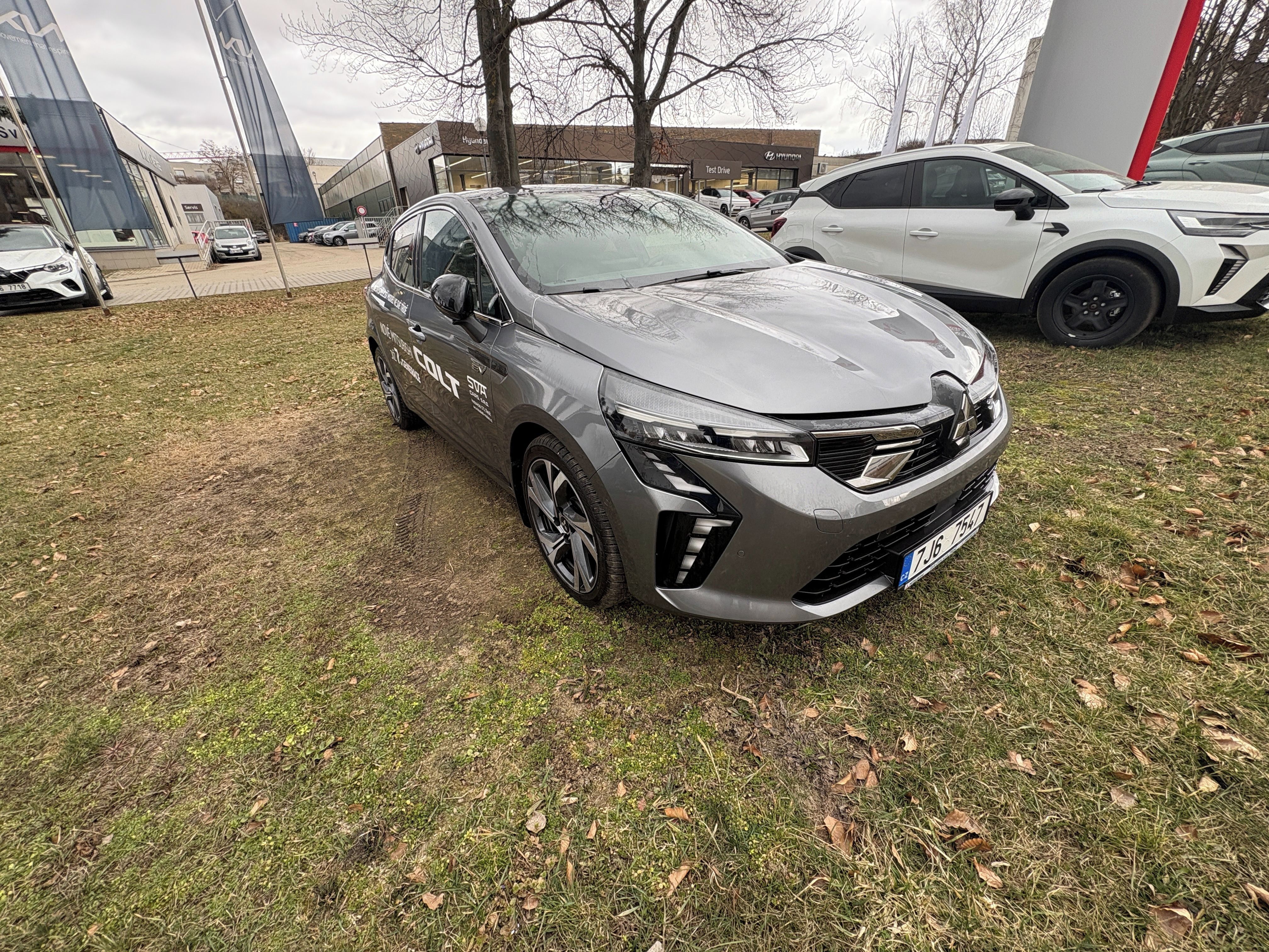 Mitsubishi Colt, 1.6 HEV INSTYLE - fotka 3