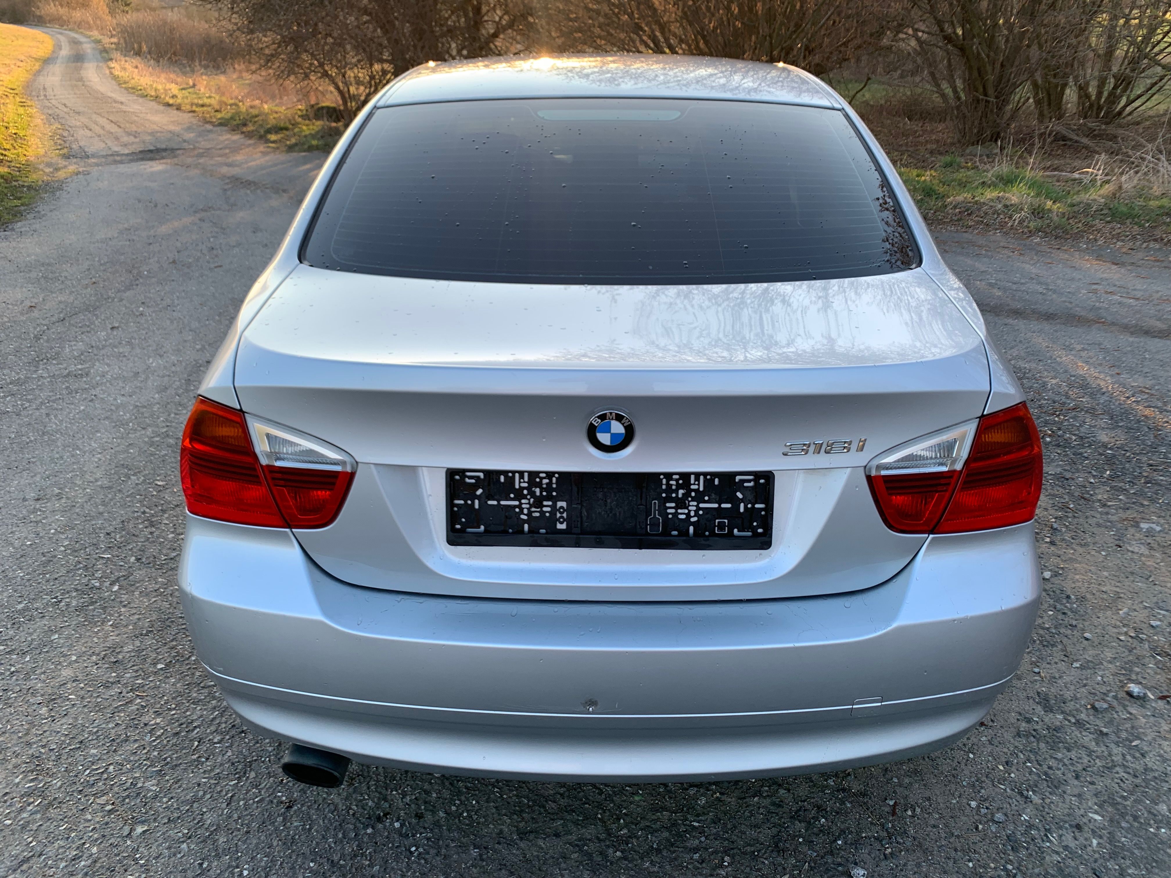 BMW Řada 3, 318i e90 - fotka 5