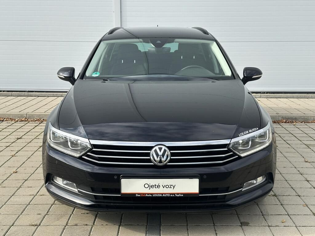 Volkswagen Passat, Comfortline 2.0 TDI 110 kW - fotka 2