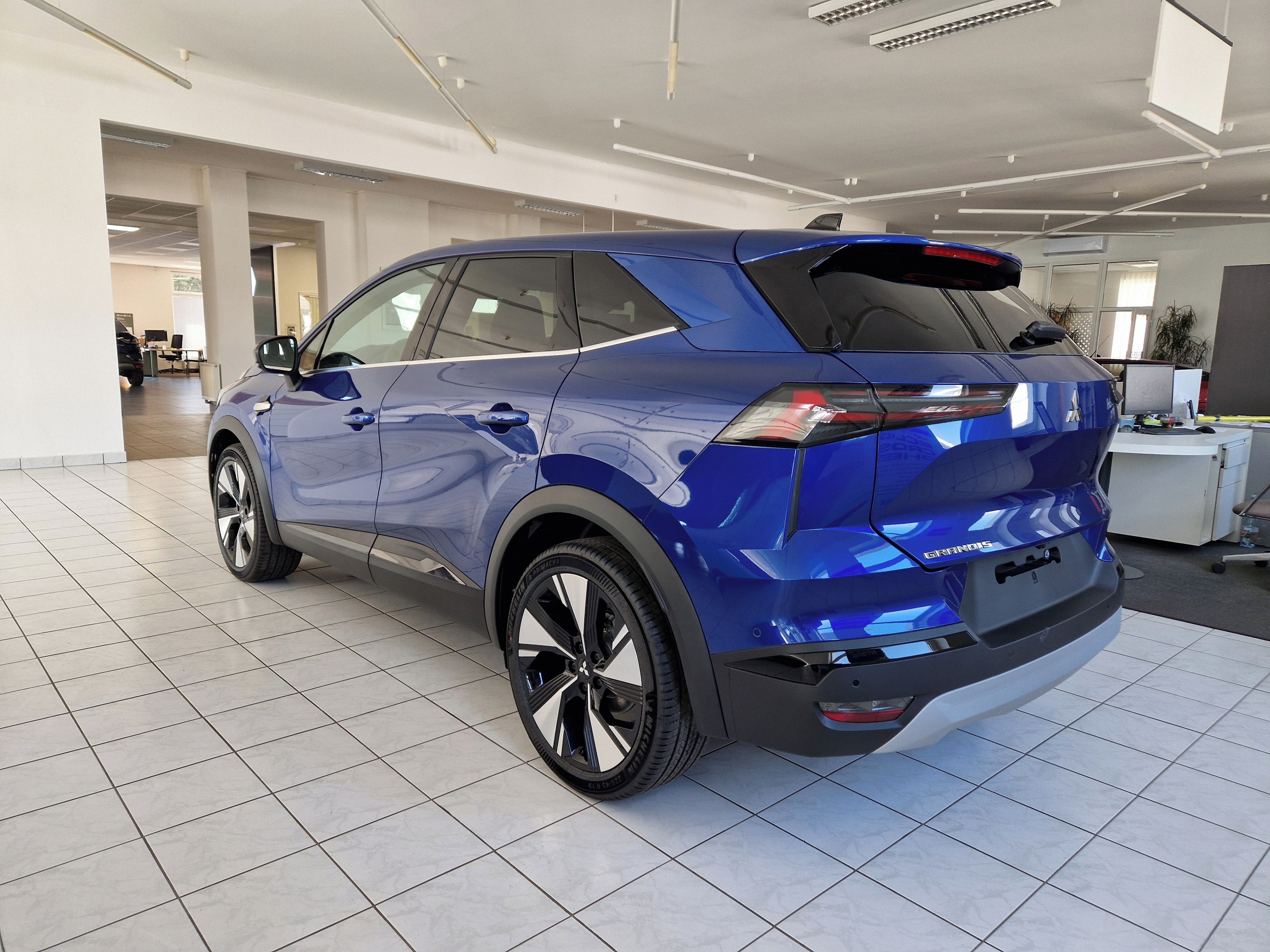 Mitsubishi Grandis, Intense+ 1.3 DI-T MHEV 104 kW - fotka 5