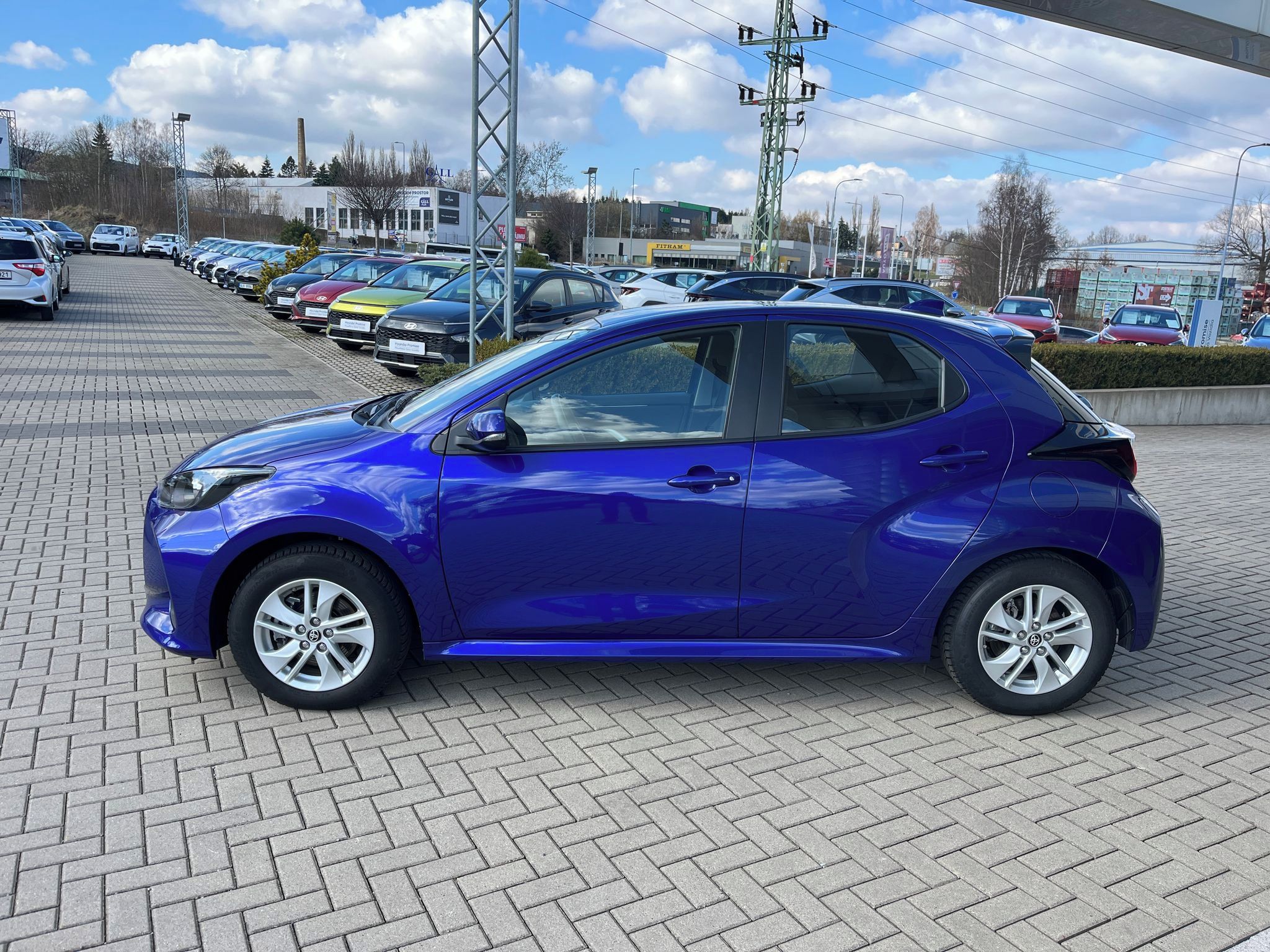 Toyota Yaris, 1.5 Hybrid e-CVT Comfort - fotka 3
