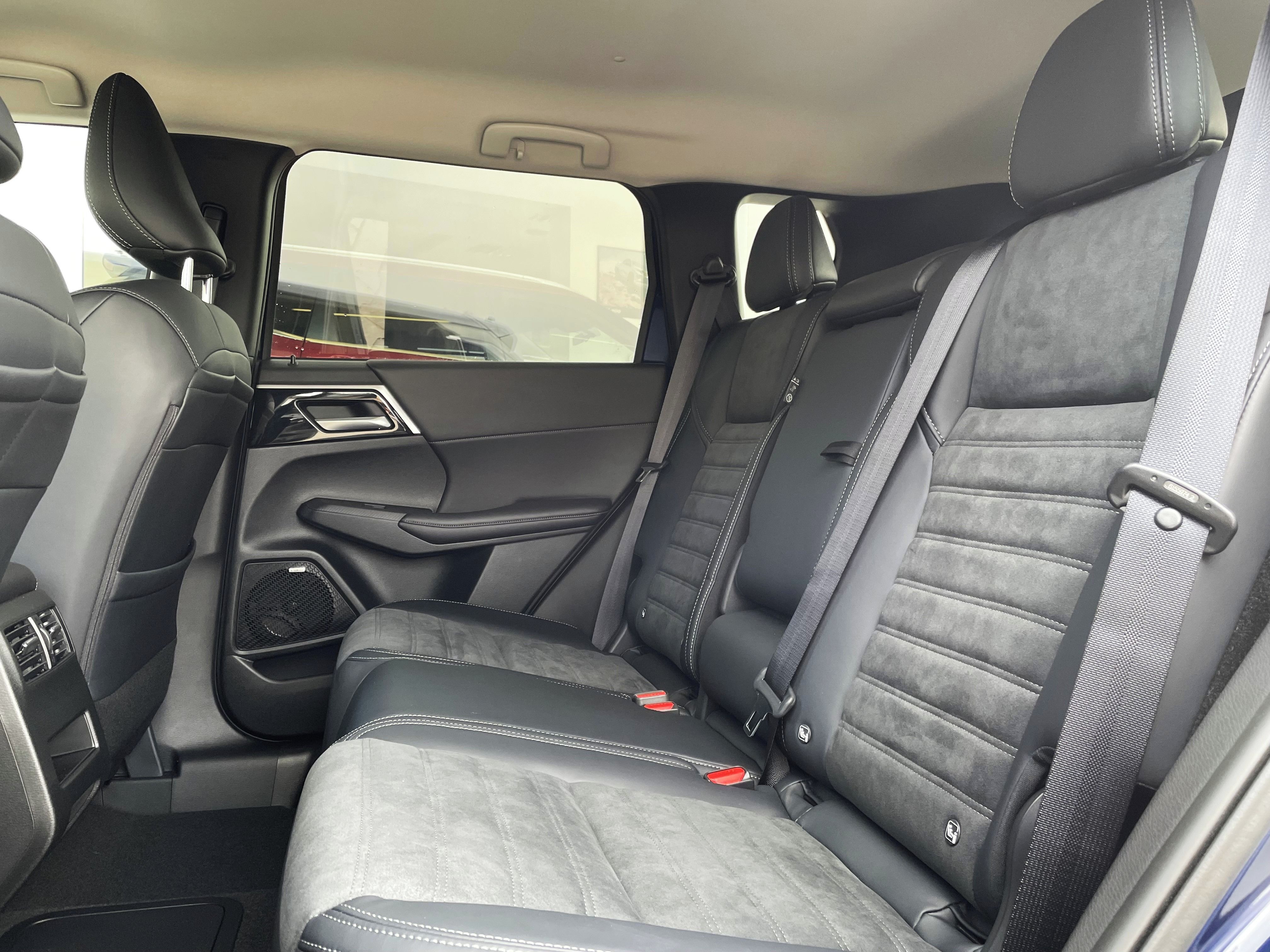 Mitsubishi Outlander, 2.4 PHEV INVITE - fotka 5