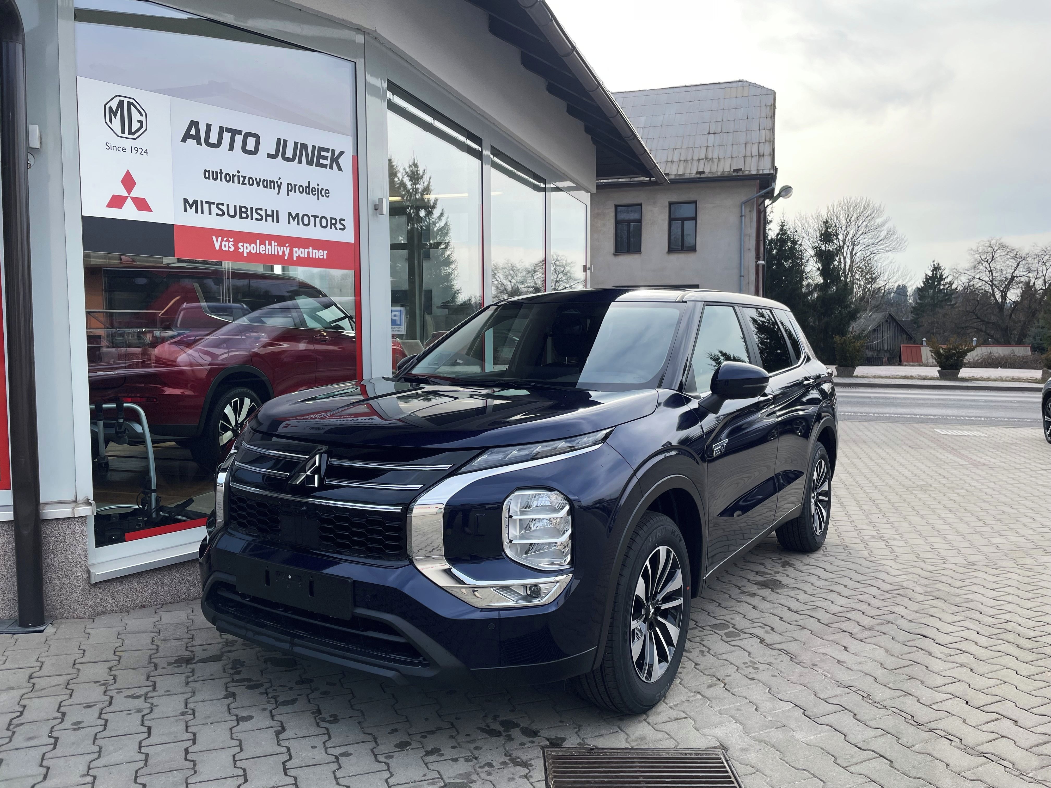 Mitsubishi Outlander, 2.4 PHEV INVITE