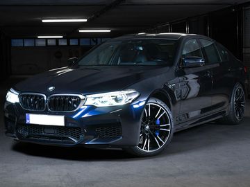 BMW M5 F90, B&W, Ambient Air