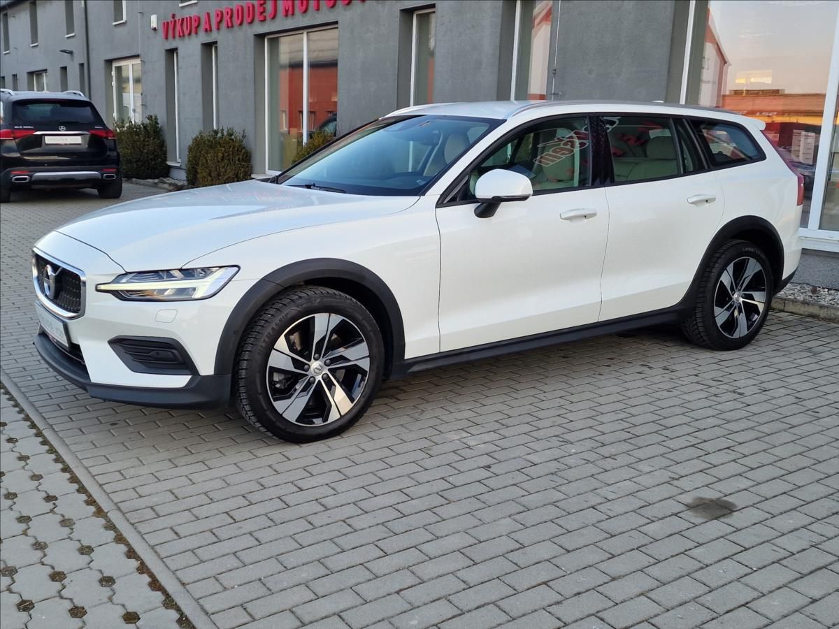 Volvo V60, D4 Cross Country AWD,ČR,1.Maj - fotka 6