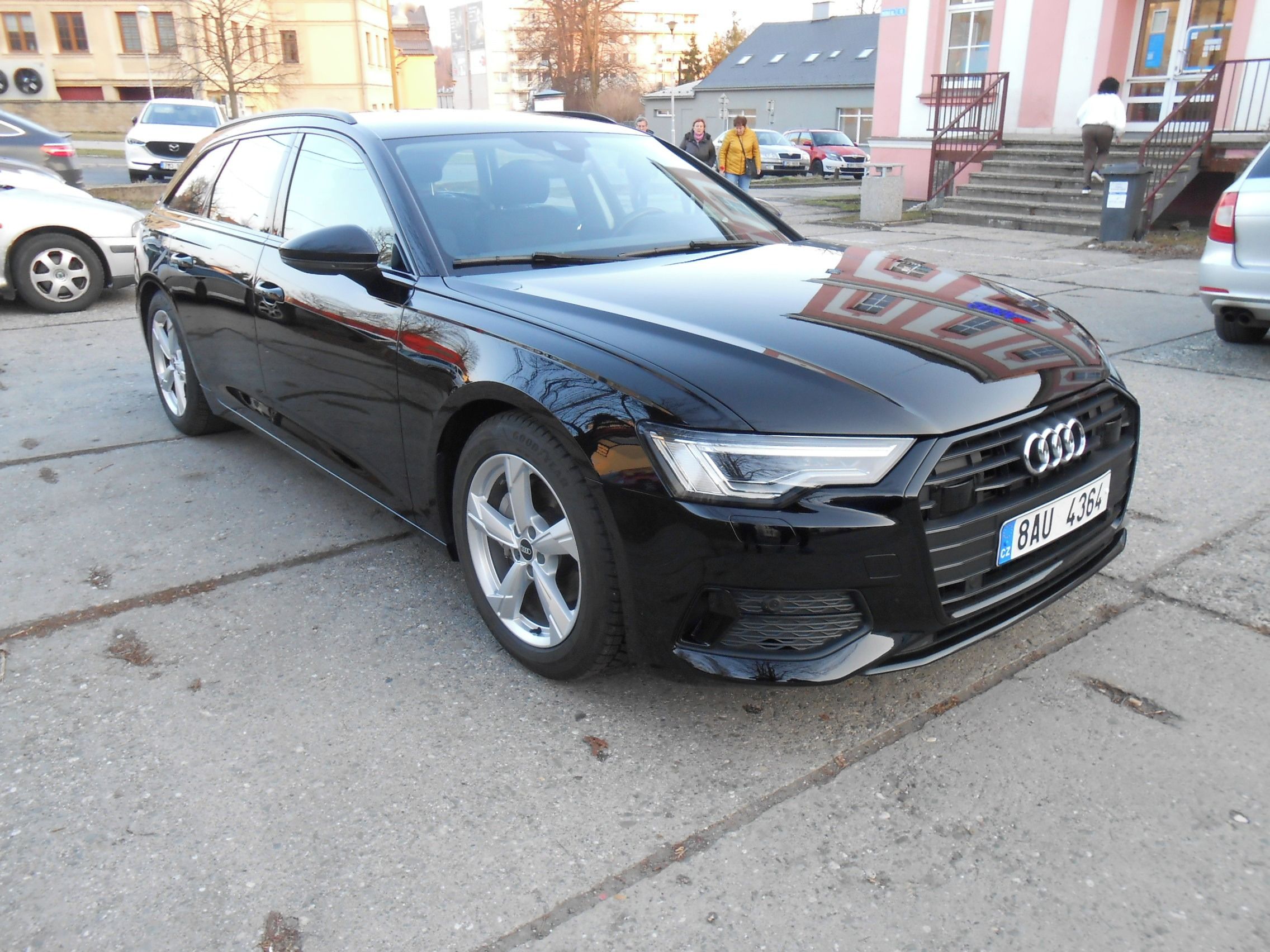 Audi A6 Avant, 40 TDi 150kW SPORT - fotka 2