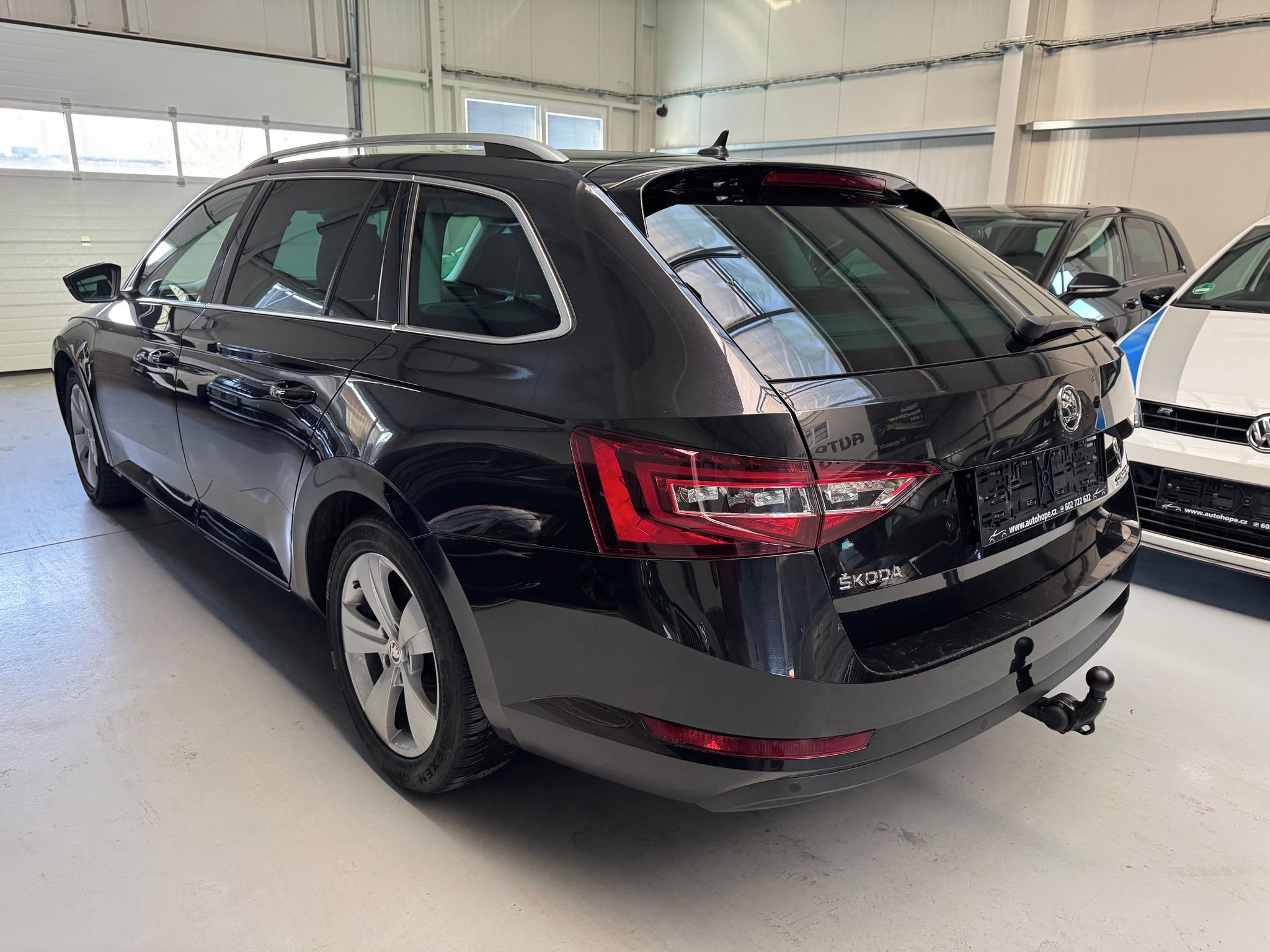 Škoda Superb, combi 2.0 TDI DSG Style - fotka 4