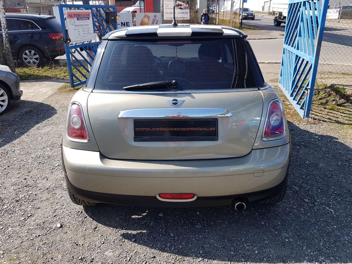 Mini Cooper, 1.6i 88KW 6RYCHLOSTÍ - fotka 5