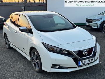 40 kWh, SoH 86%, Plná výbava