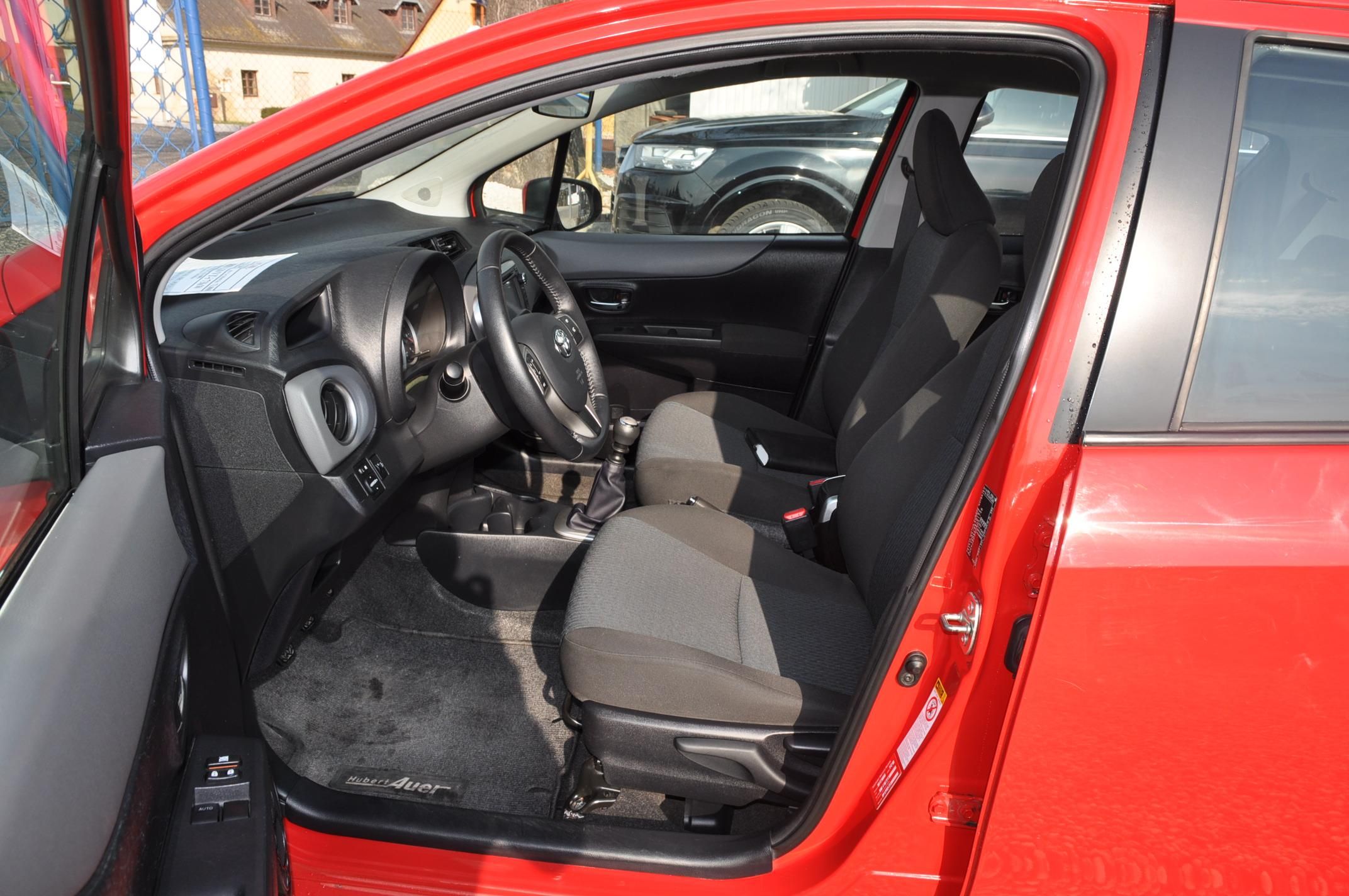 Toyota Yaris, 1.33VVT-i 73kW - fotka 6
