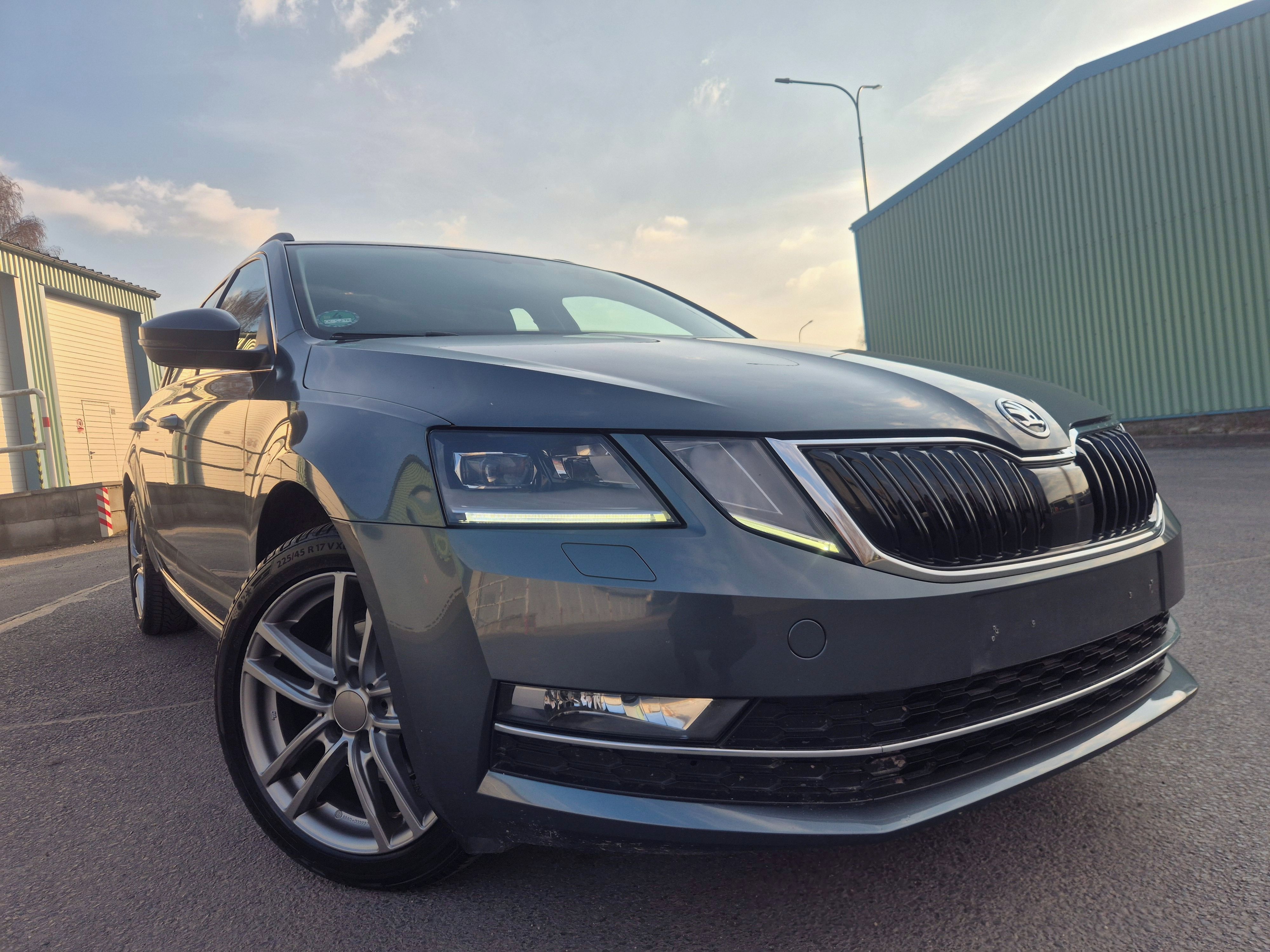 Škoda Octavia, 110 KW manuál ROK ZÁRUKA - fotka 2