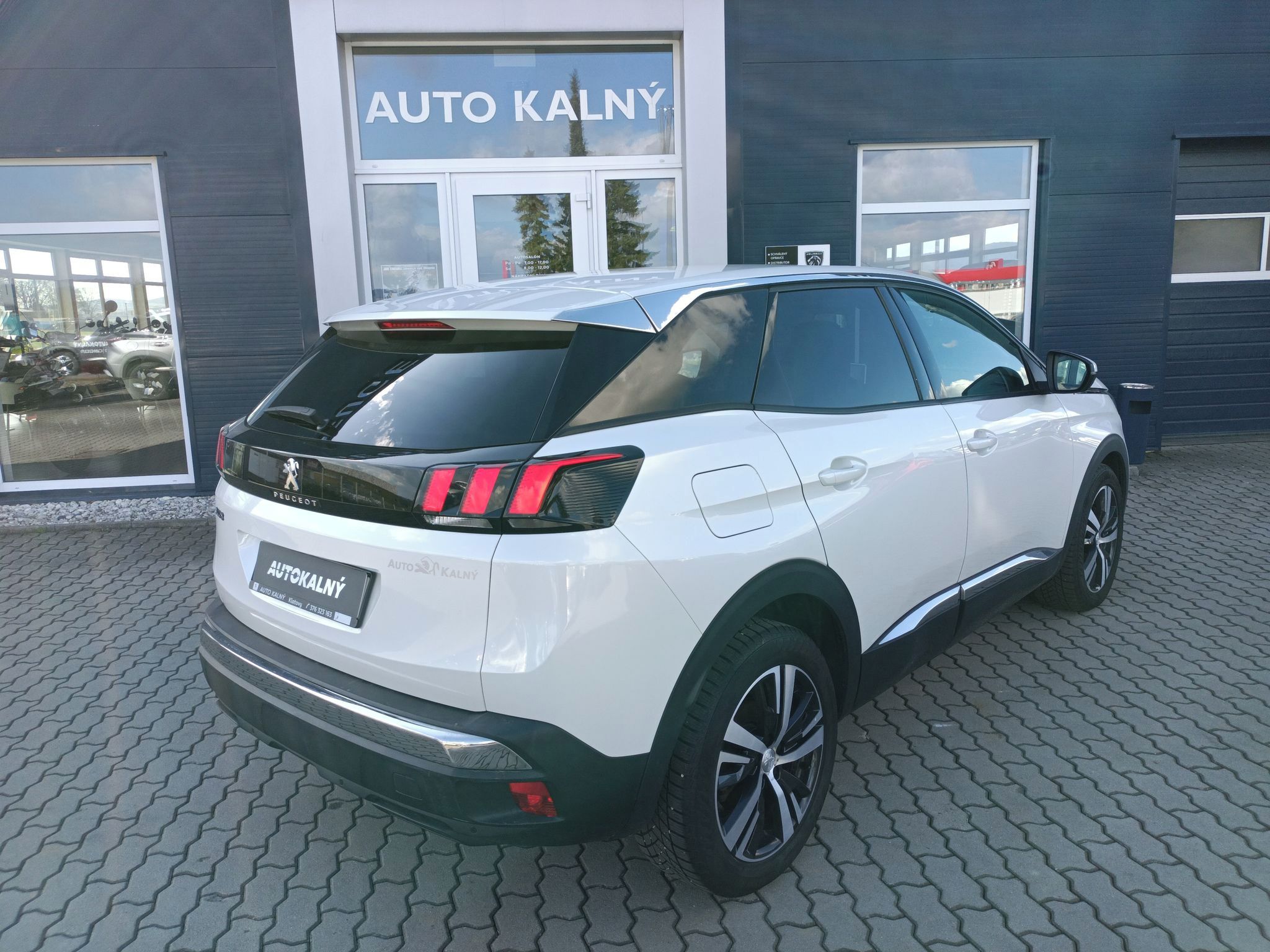 Peugeot 3008, ALLURE 1.6 BlueHDi 120 S&S MAN - fotka 4