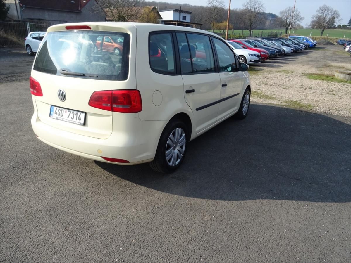 Volkswagen Touran, 1,6 D - fotka 4
