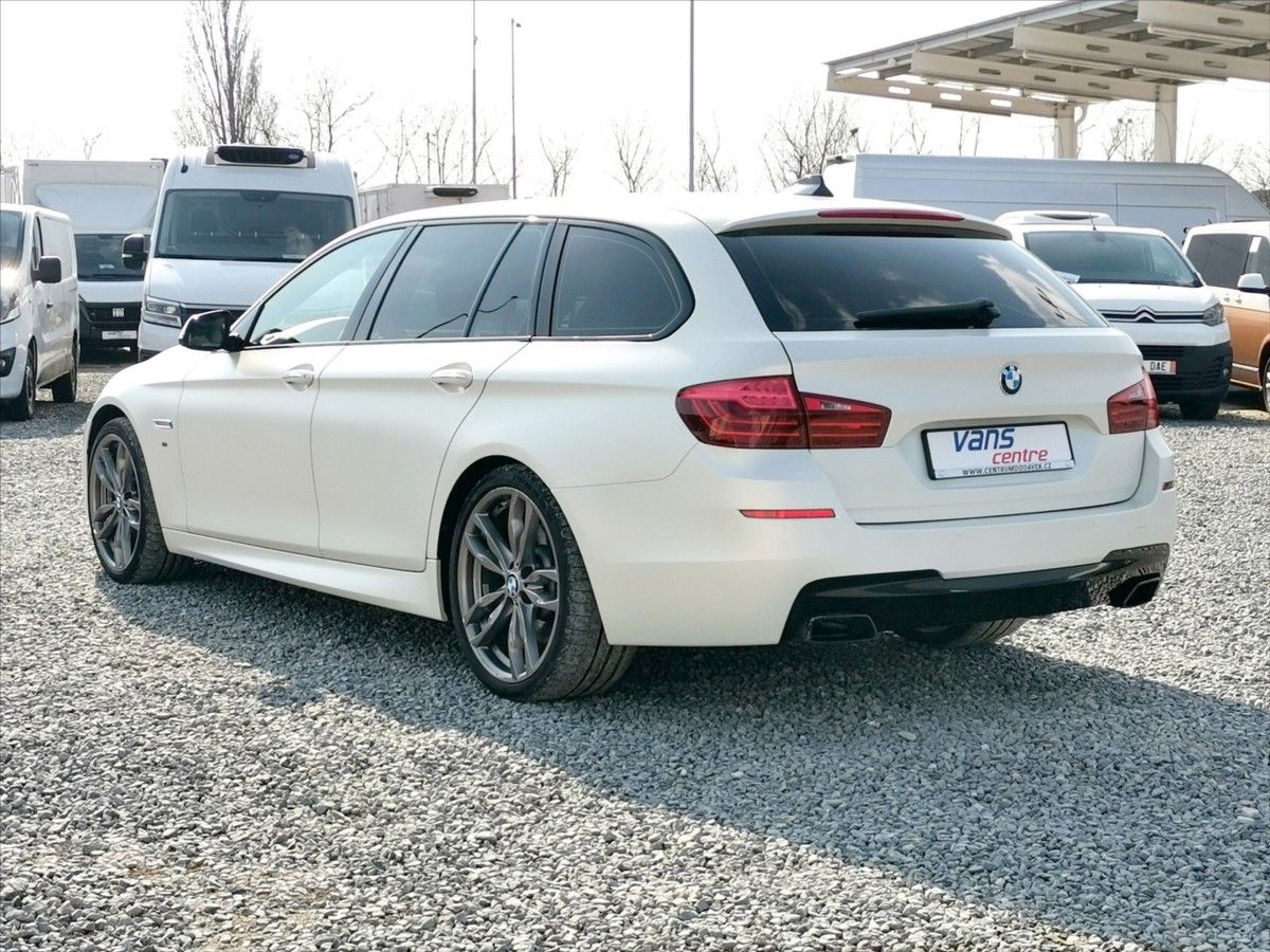 BMW Řada 5, M550d 280kw Xd*HUD*Webasto*TZ - fotka 4