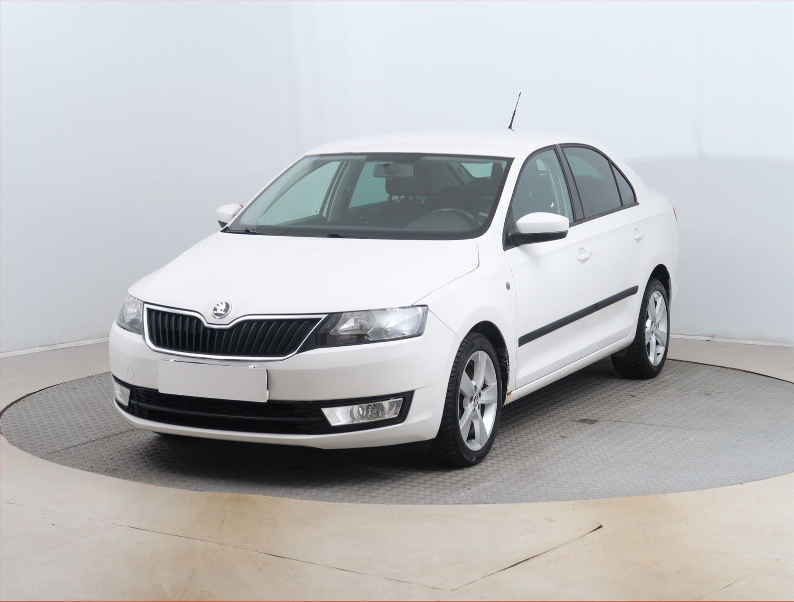 Škoda Rapid, 1.6 TDI, NOVÁ CENA, Klima - fotka 2