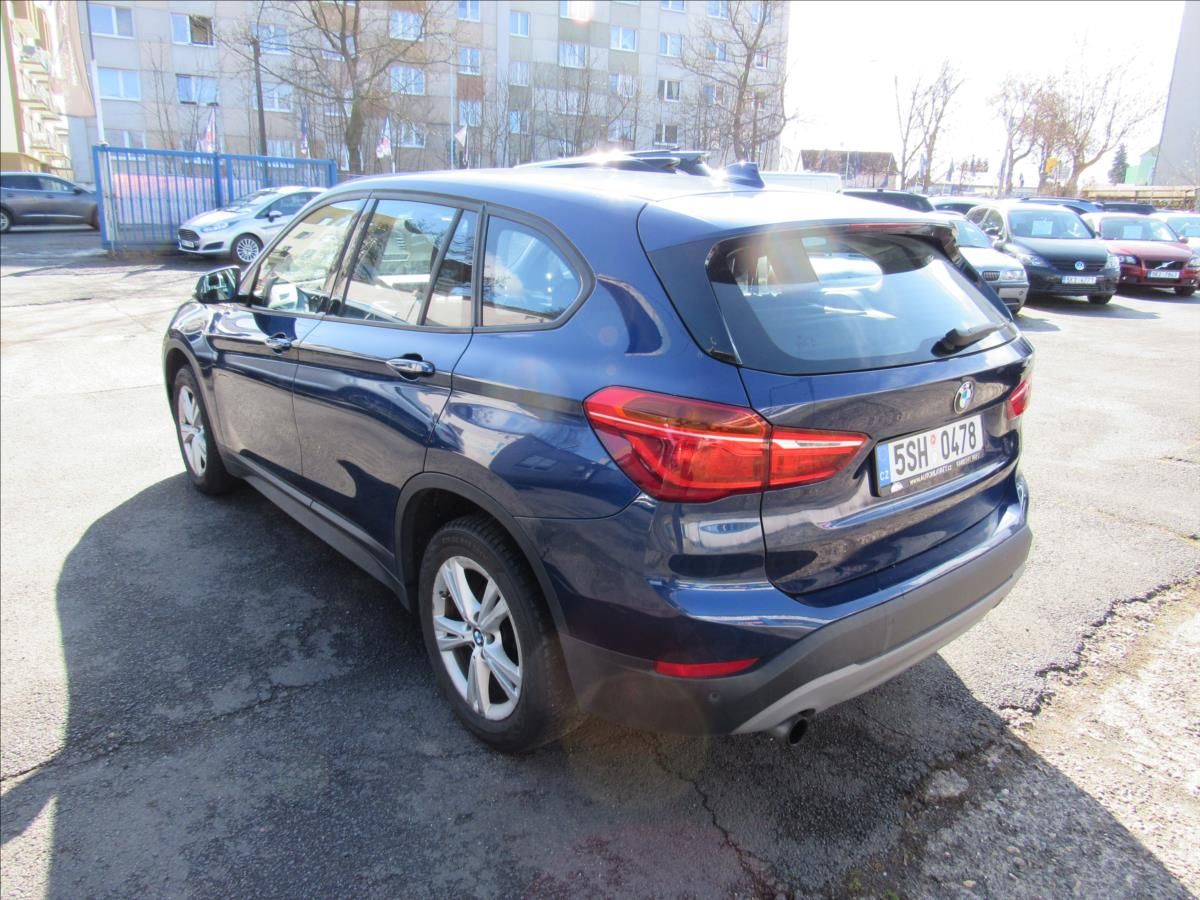 BMW X1, 1,5 T sDrive 18i Manuál - fotka 4