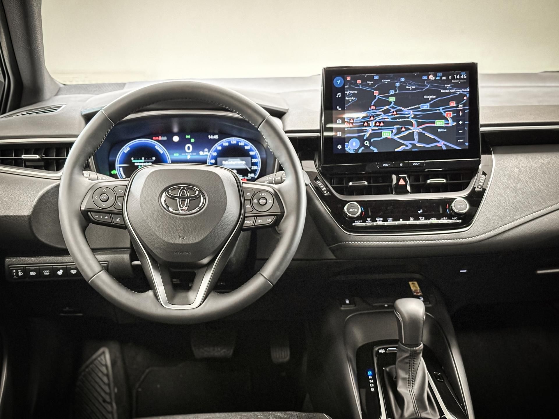 Toyota Corolla, 1,8 Hybrid, (4x2), Comfort - fotka 5