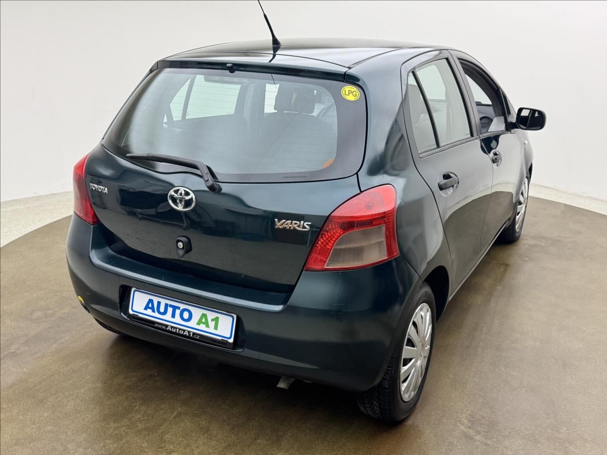 Toyota Yaris, 1,3 64kW KLIMA ČR ZÁNOVNÍ LPG - fotka 4