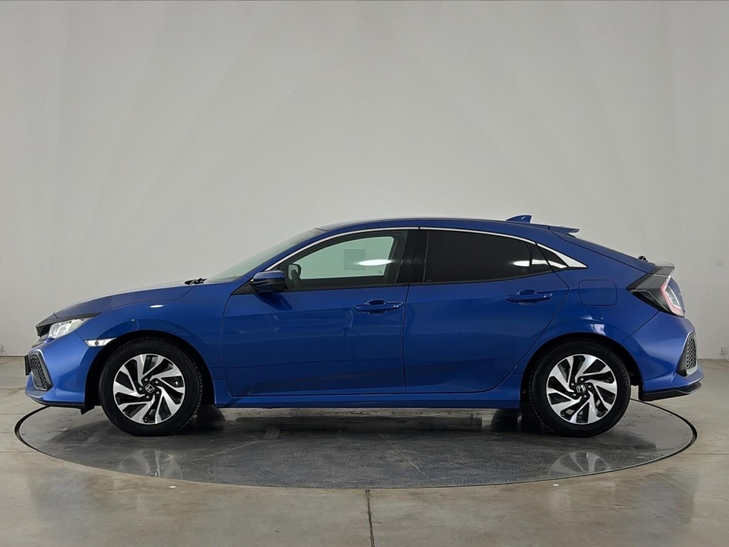 Honda Civic, 1.0 VTEC / 93 kW Comfort - fotka 3