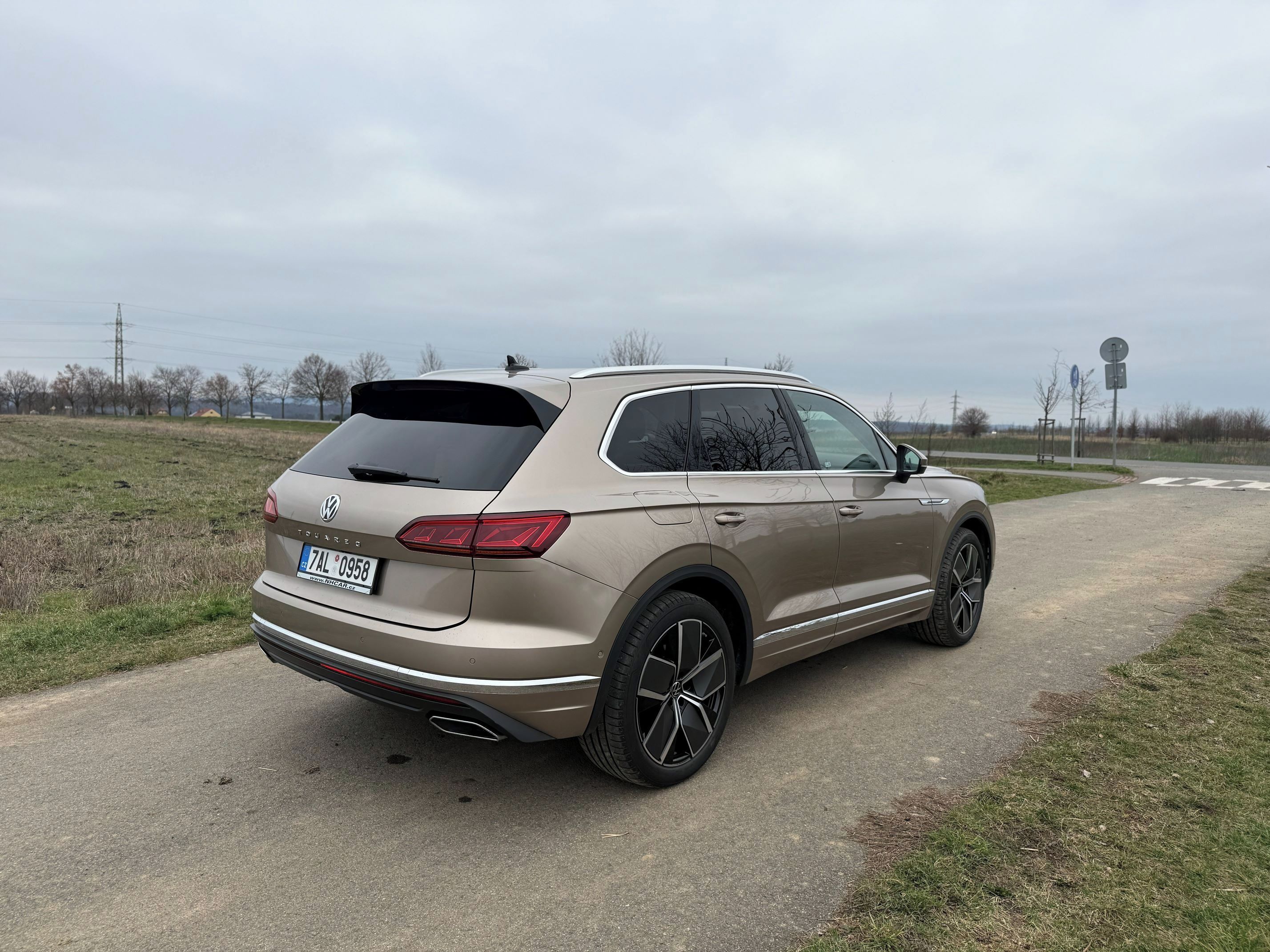 Volkswagen Touareg, Tažné, LED Matrix, Ventilace - fotka 6