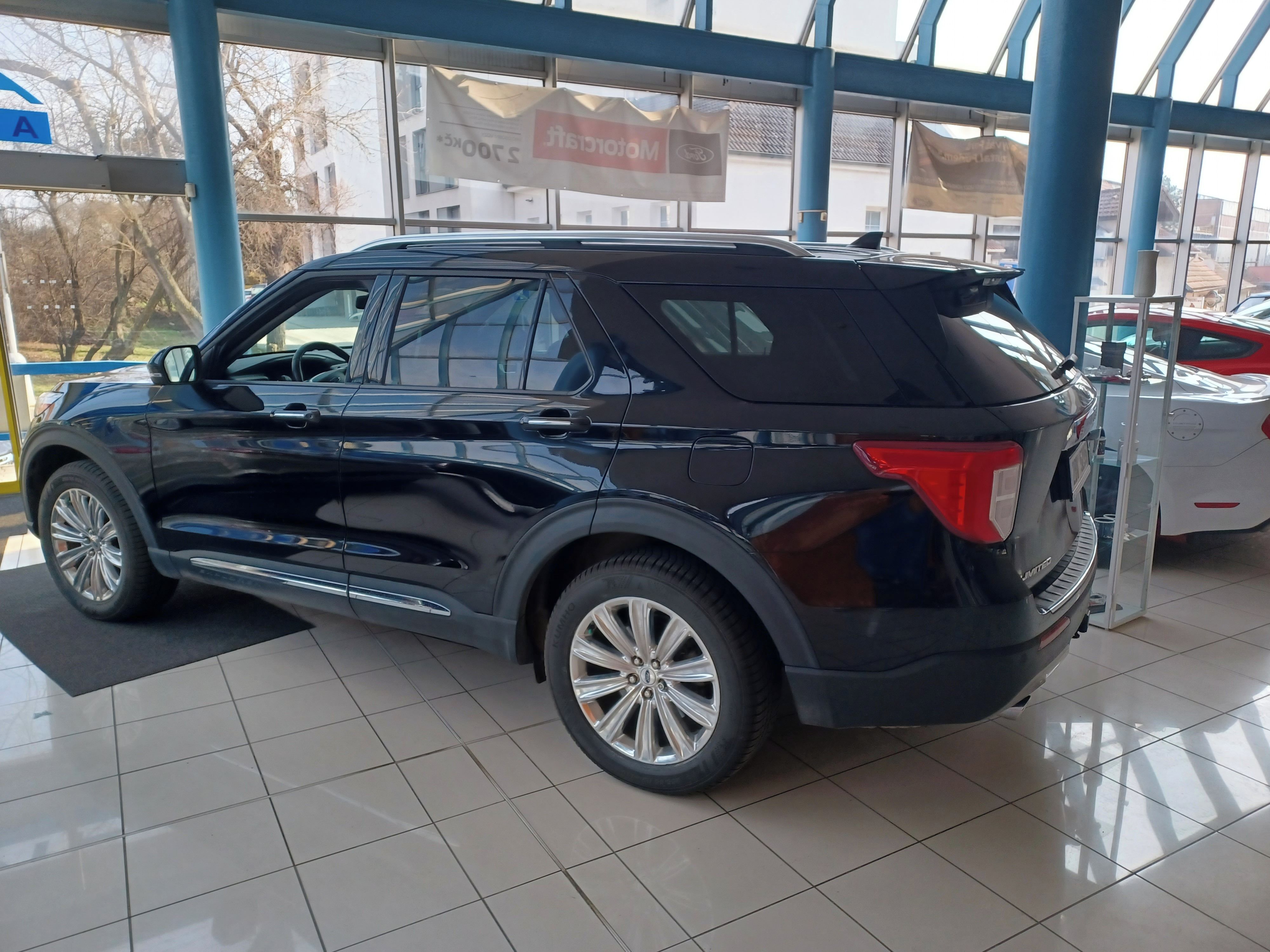 Ford Explorer, 1majitel ,pravidelný servis - fotka 3