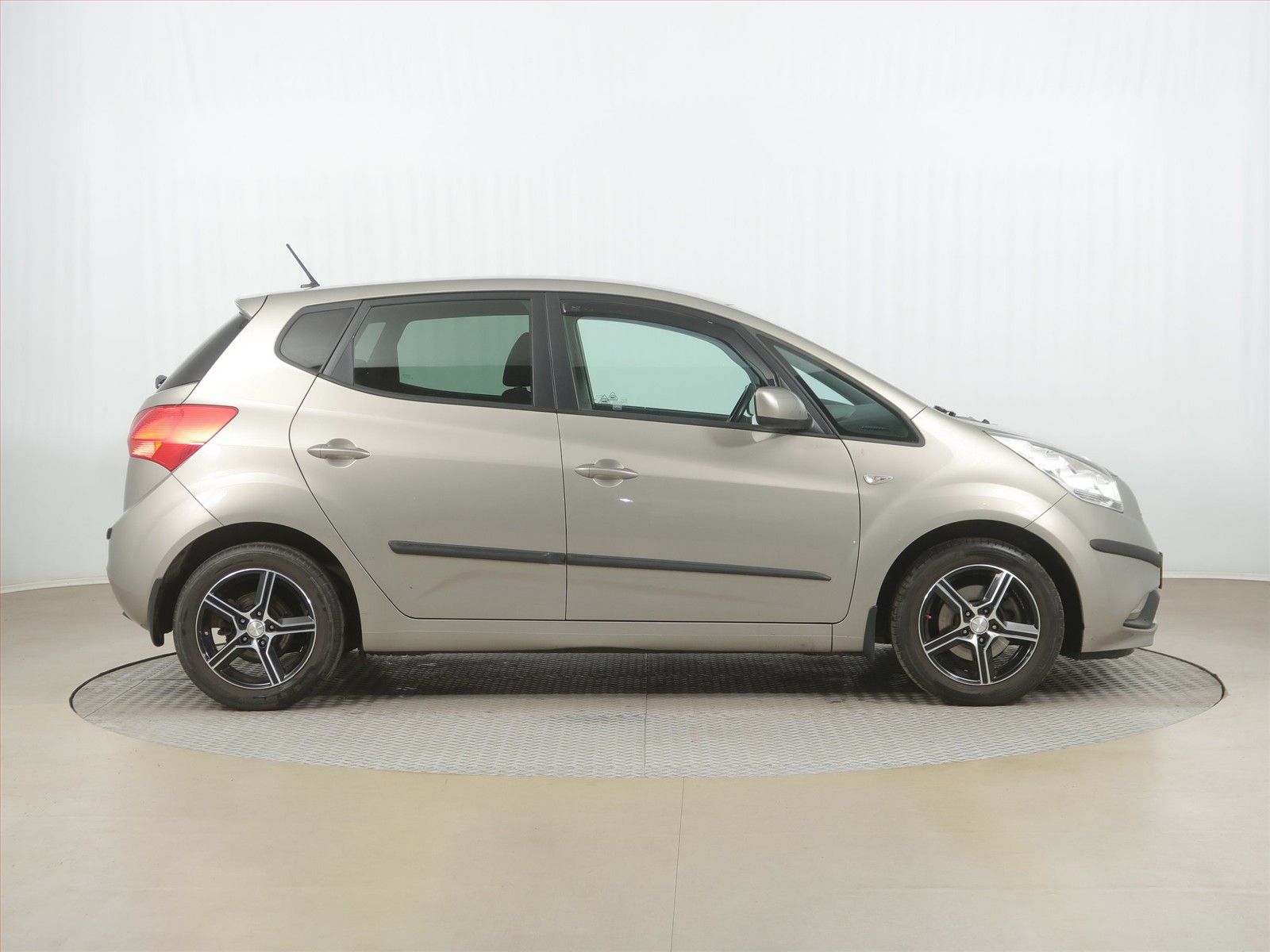 Kia Venga, 1.6 CVVT, NOVÁ CENA - fotka 6