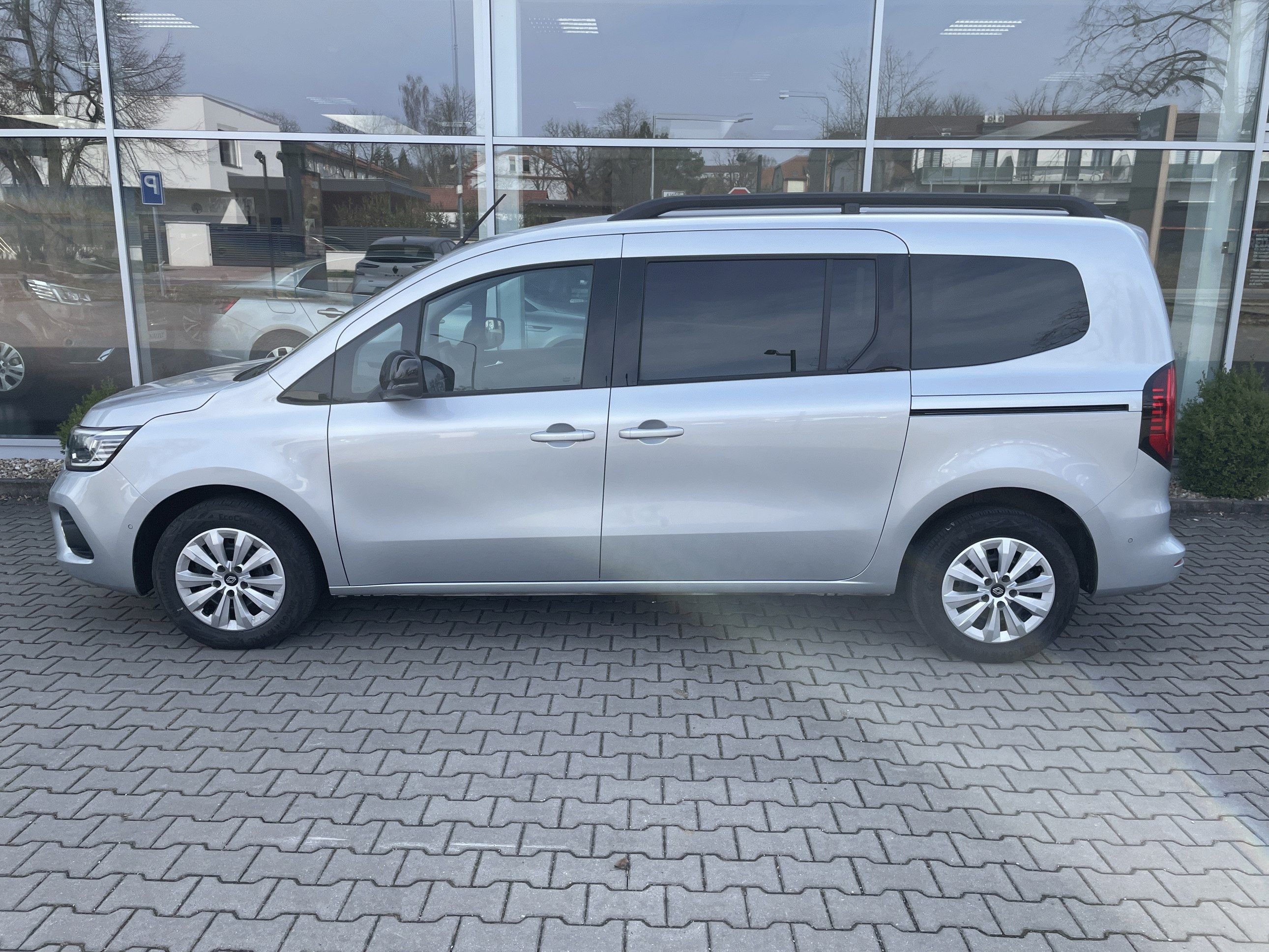 Renault Kangoo, Blue dCi 95 Grand Techno - fotka 4